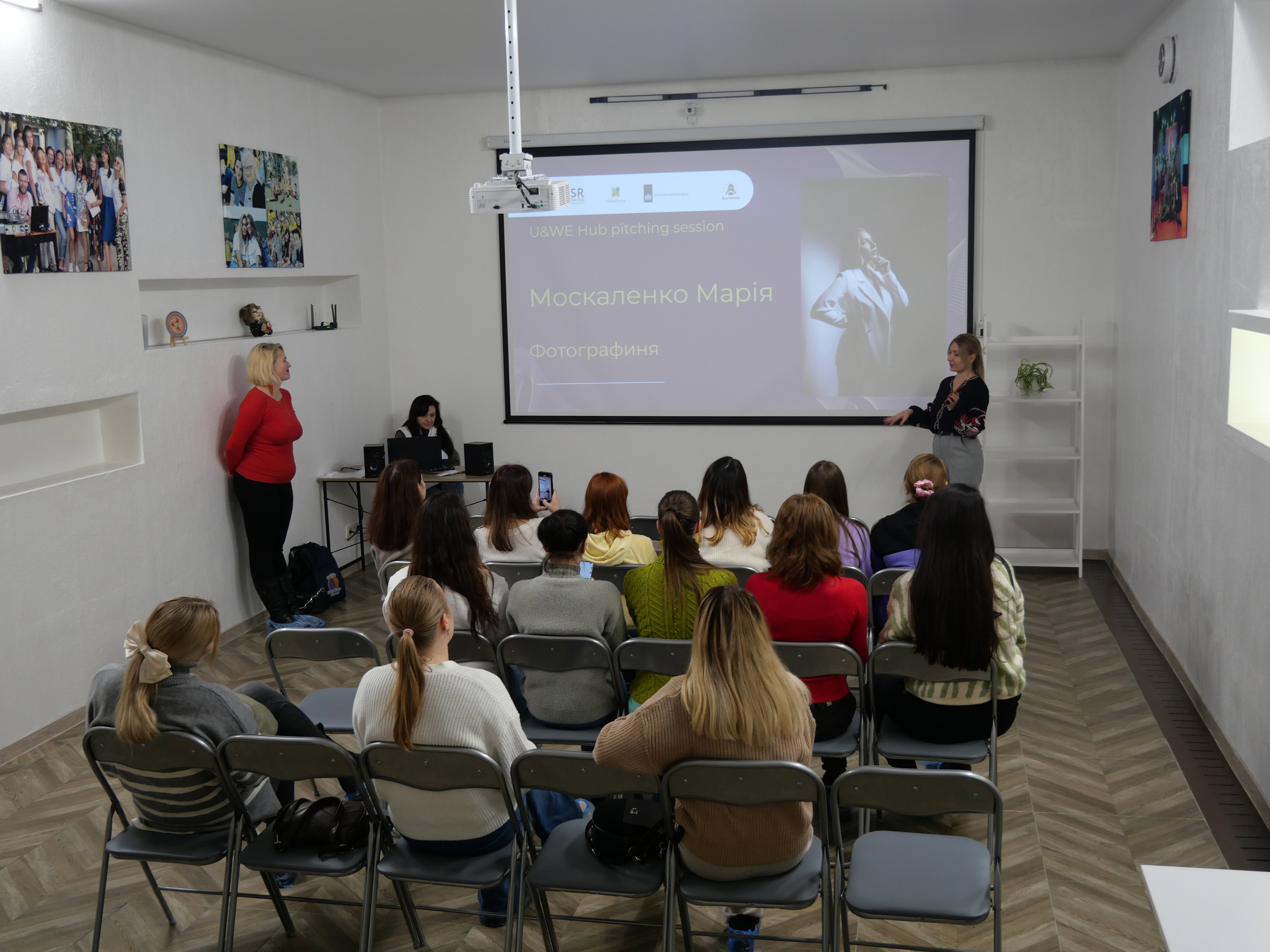 Благодійний ярмарок від U&WE-Hub: як у Запоріжжі підприємниці створюють бізнес і допомагають ЗСУ