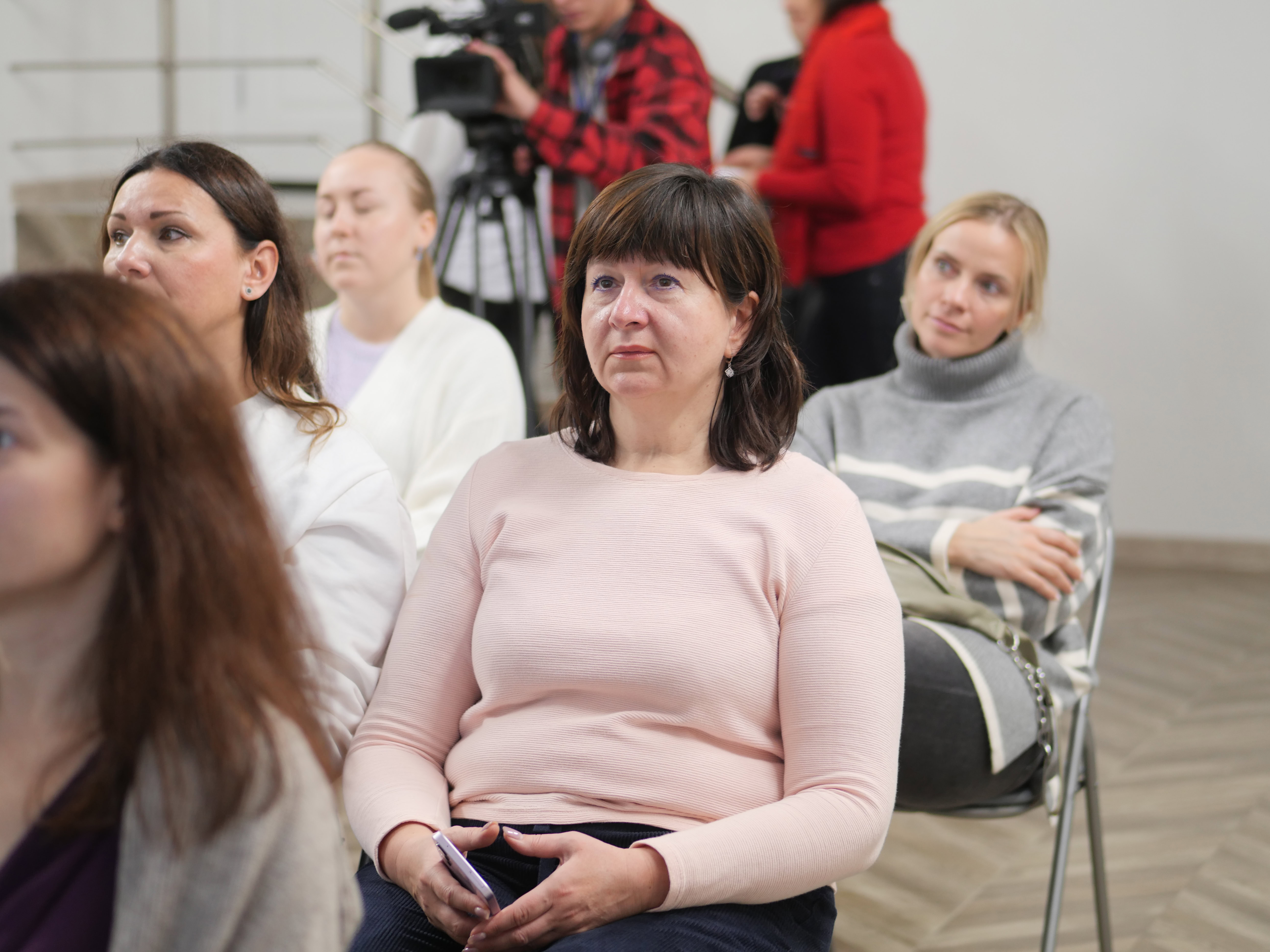 Благодійний ярмарок від U&WE-Hub: як у Запоріжжі підприємниці створюють бізнес і допомагають ЗСУ