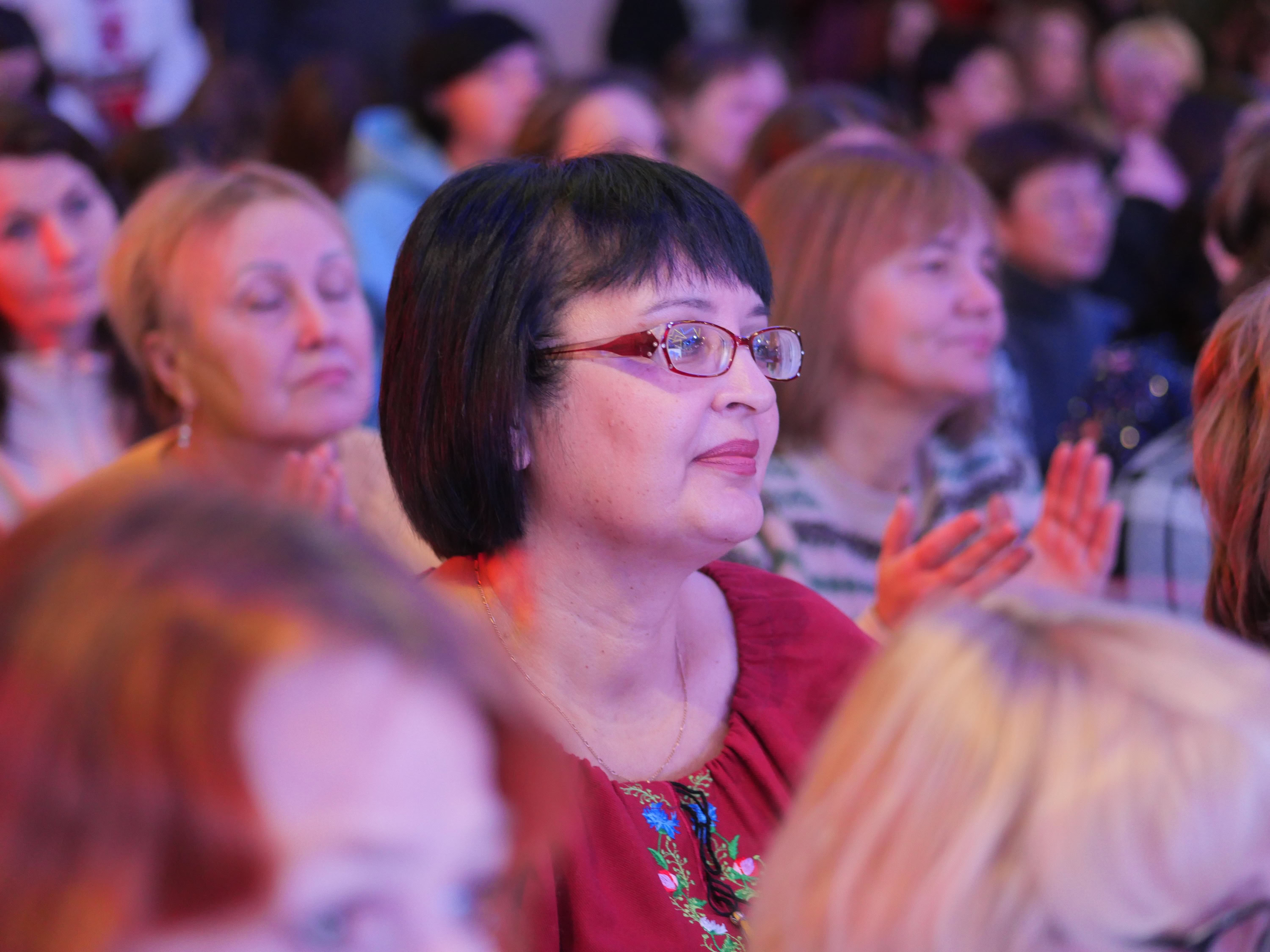 Незламна ялинка: в Запоріжжі презентували головний символ зимових свят – ФОТОРЕПОРТАЖ