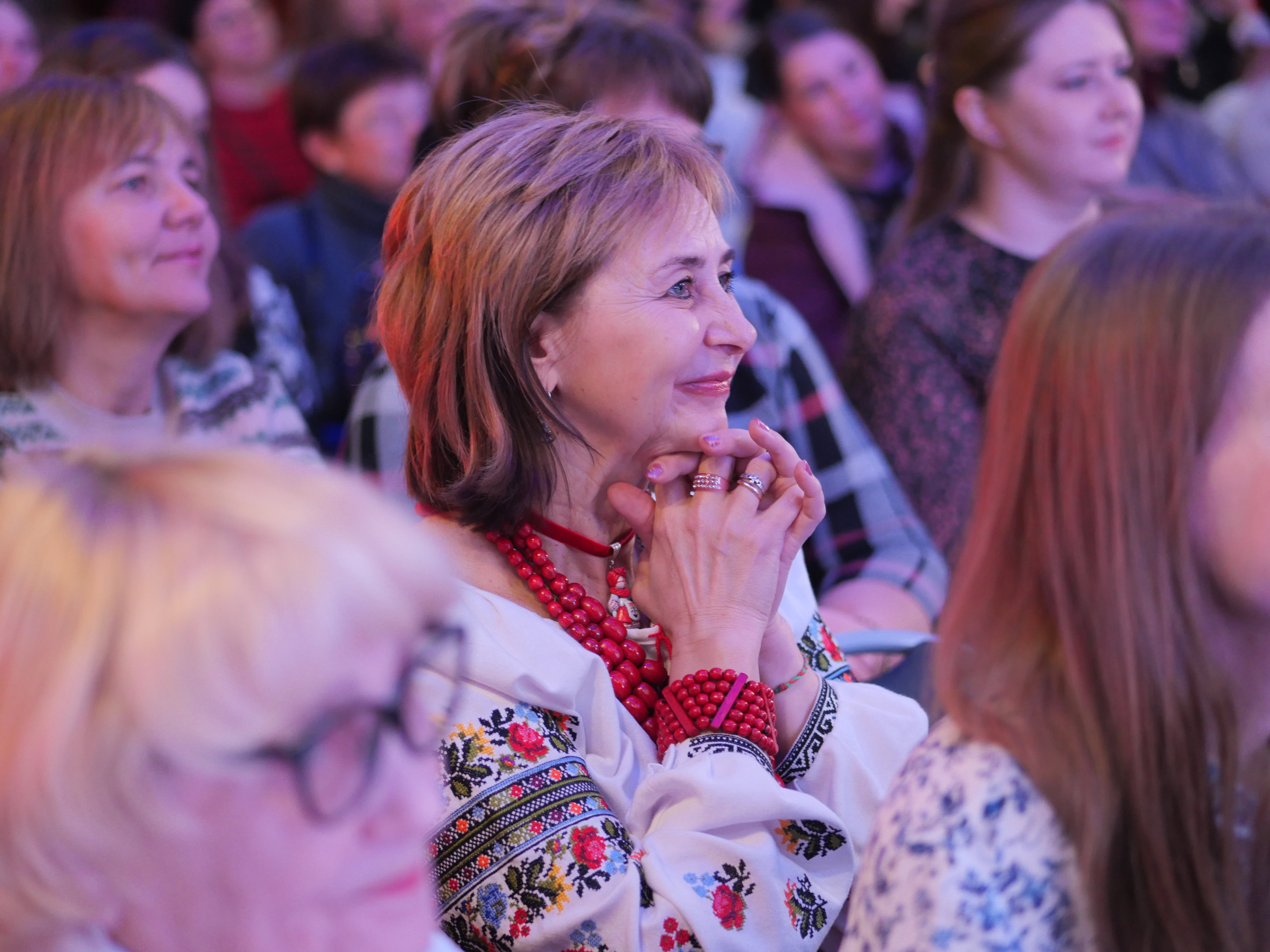Незламна ялинка: в Запоріжжі презентували головний символ зимових свят – ФОТОРЕПОРТАЖ