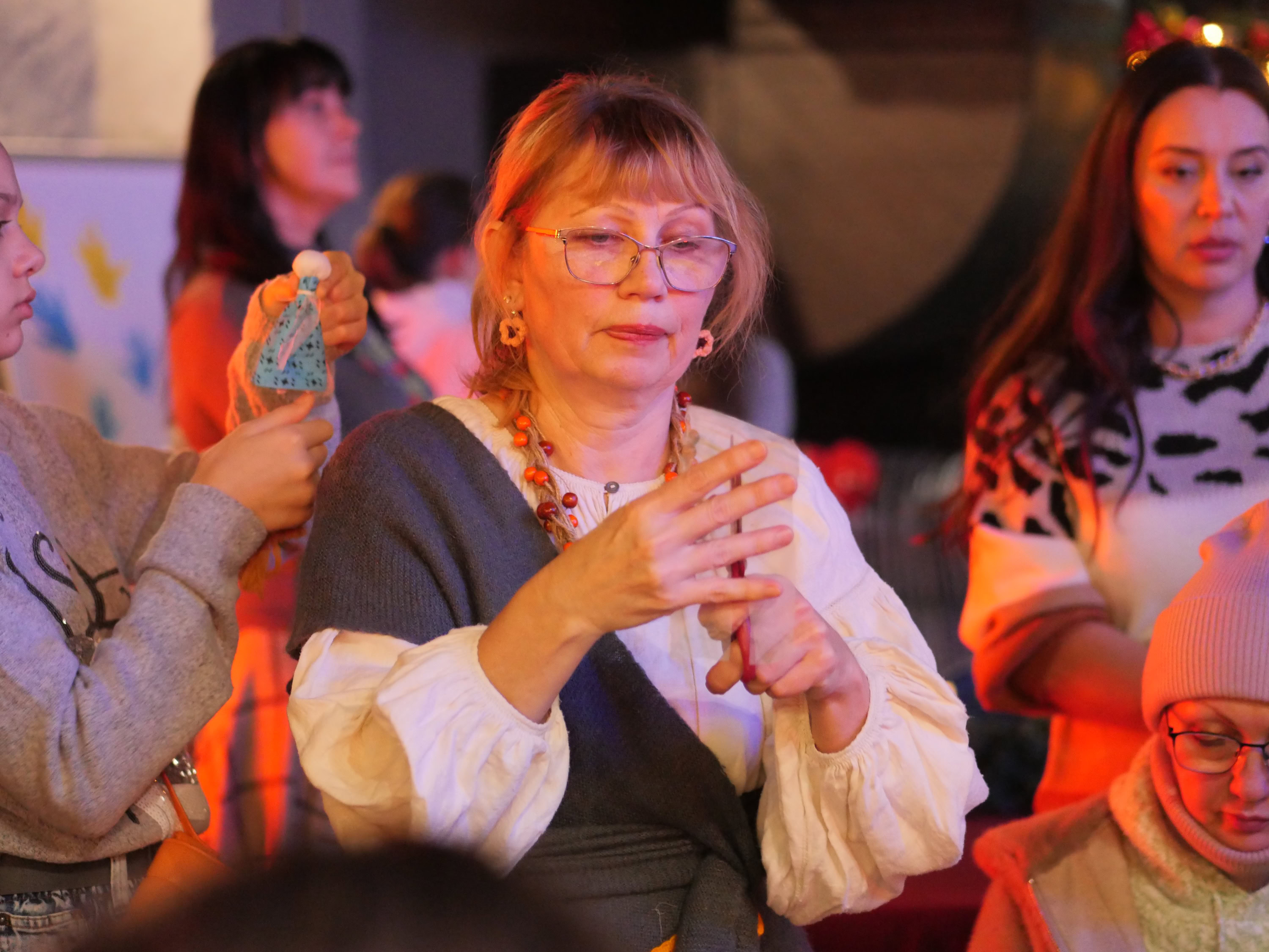 Незламна ялинка: в Запоріжжі презентували головний символ зимових свят – ФОТОРЕПОРТАЖ