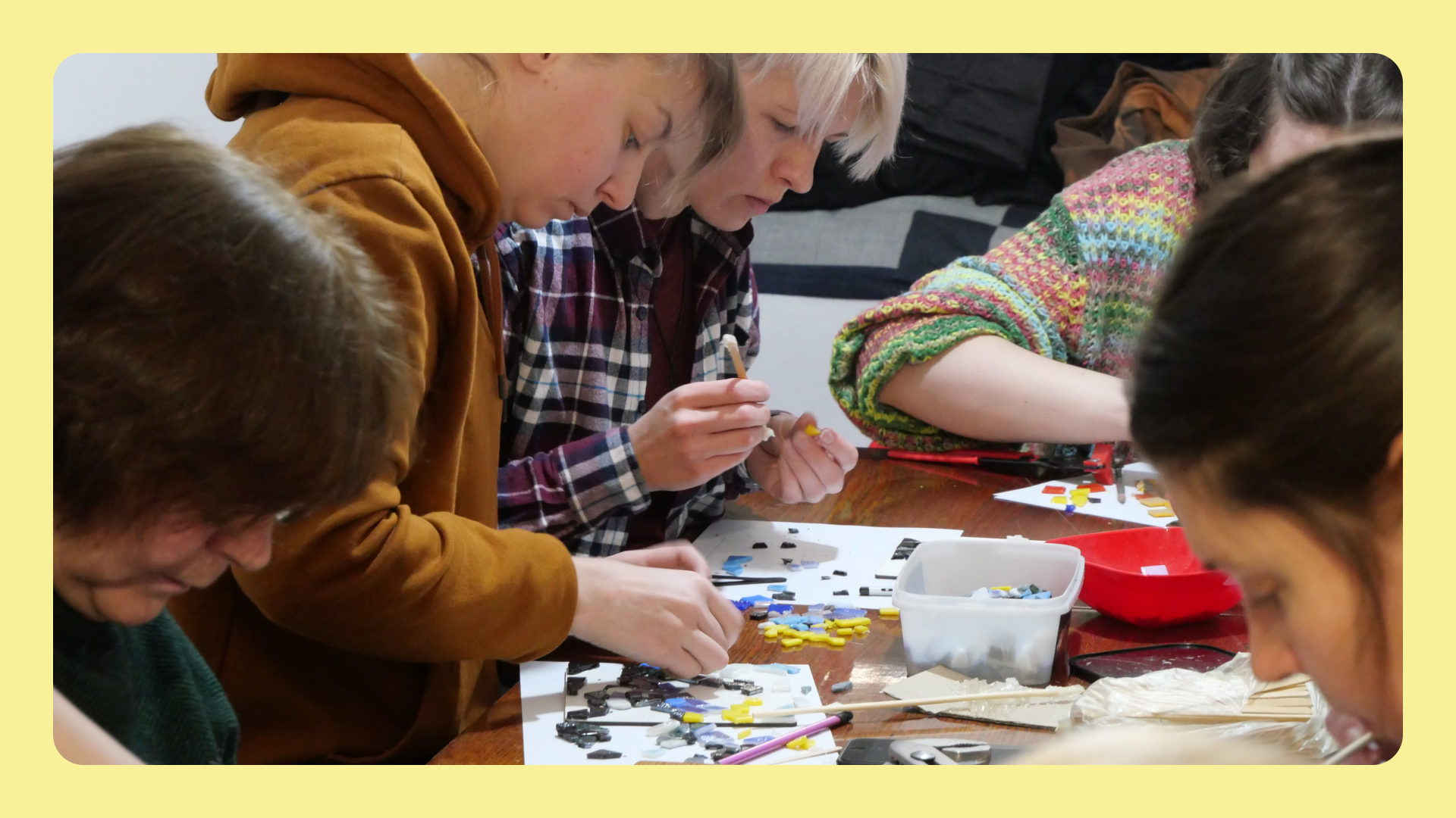 Керамічна мозаїка або куди подіти битий посуд: майстер-клас з апсайклінгу