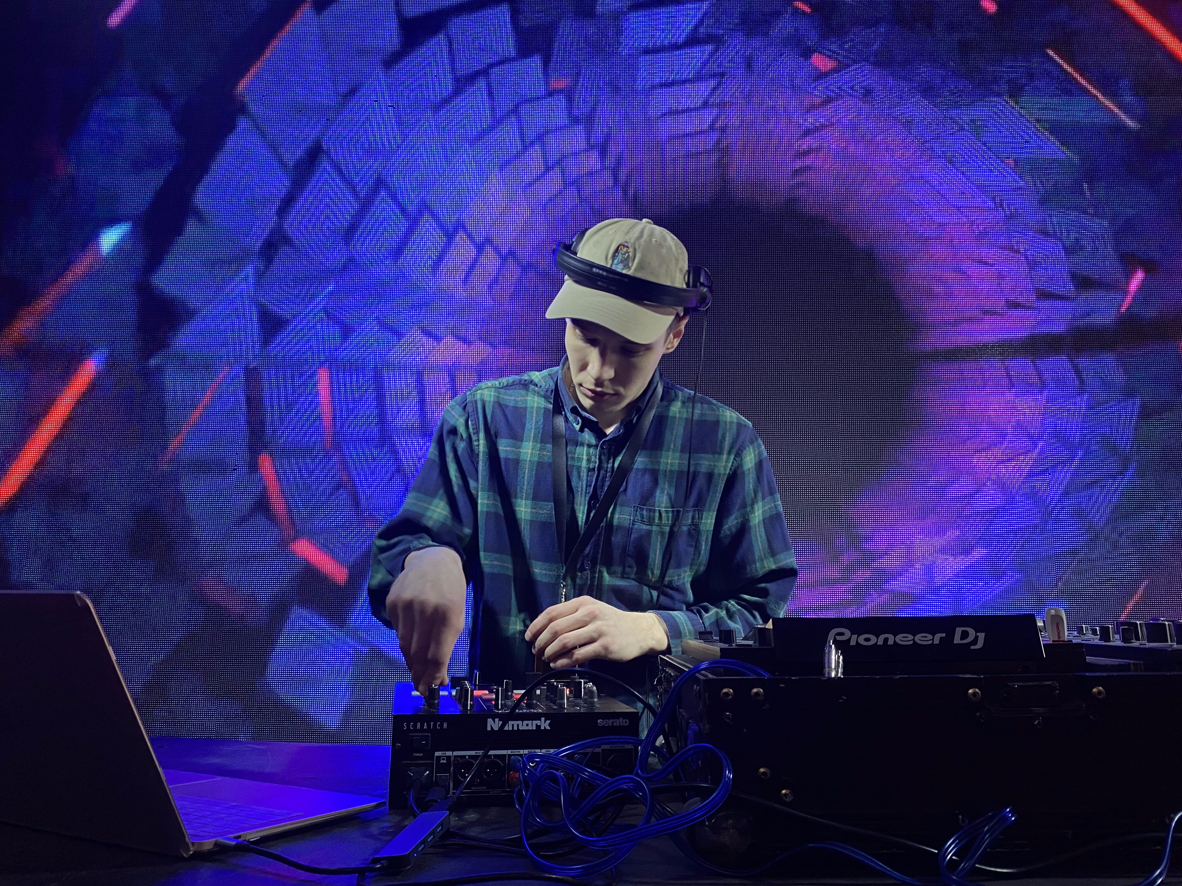 Музика, мистецтво і смачні хот-доги: як пройшов Shevchenko Rave в Запоріжжі