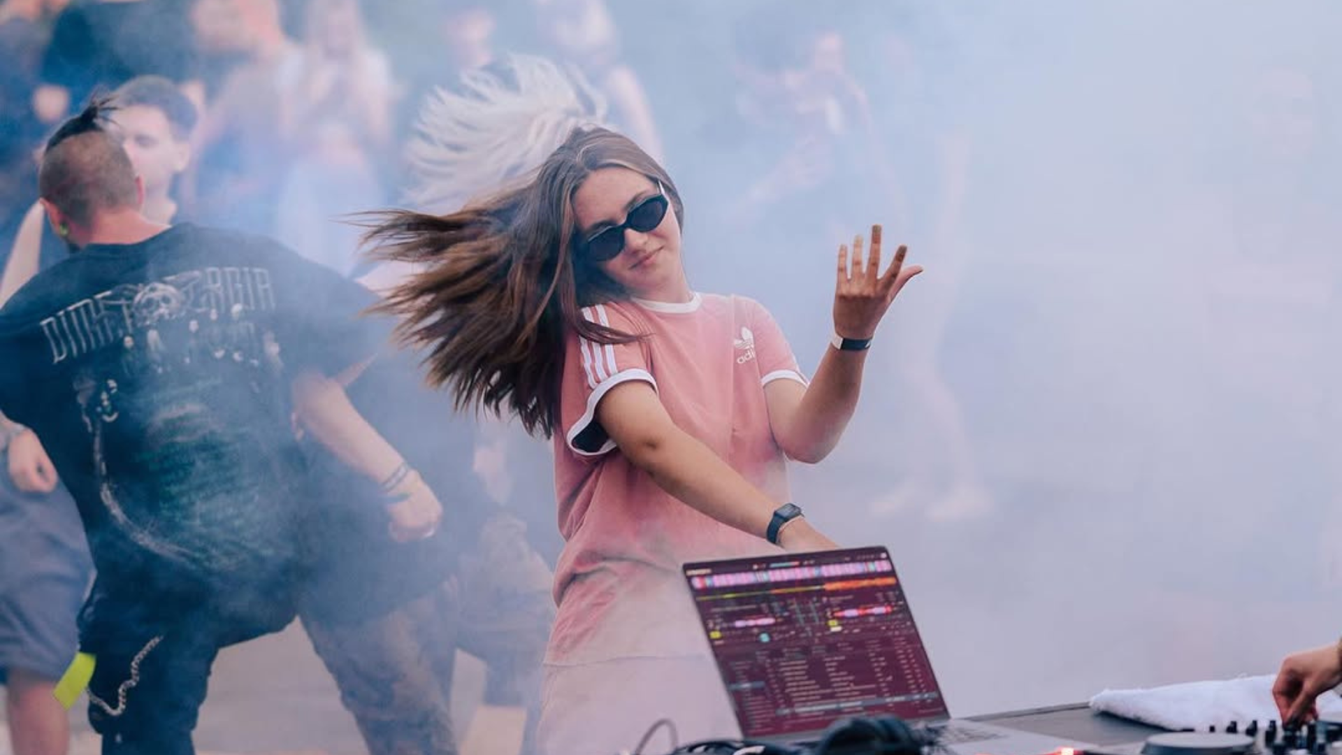 Хочеться, щоб «Ой, у нас класно»: як The Garage Party допомагає армії та просуває андеграунд культуру в Запоріжжі