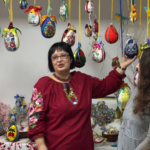 Нитка пам’яті українського всесвіту: виставка вишитих писанок в Запоріжжі