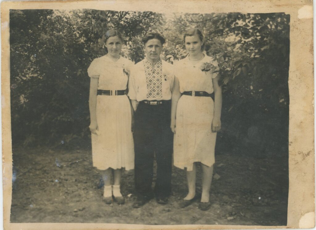 Чоловіча вишита сорочка.Село Новогригорівка Гуляйпільської ТГ.Джерело:Гуляйпільські старожитності.