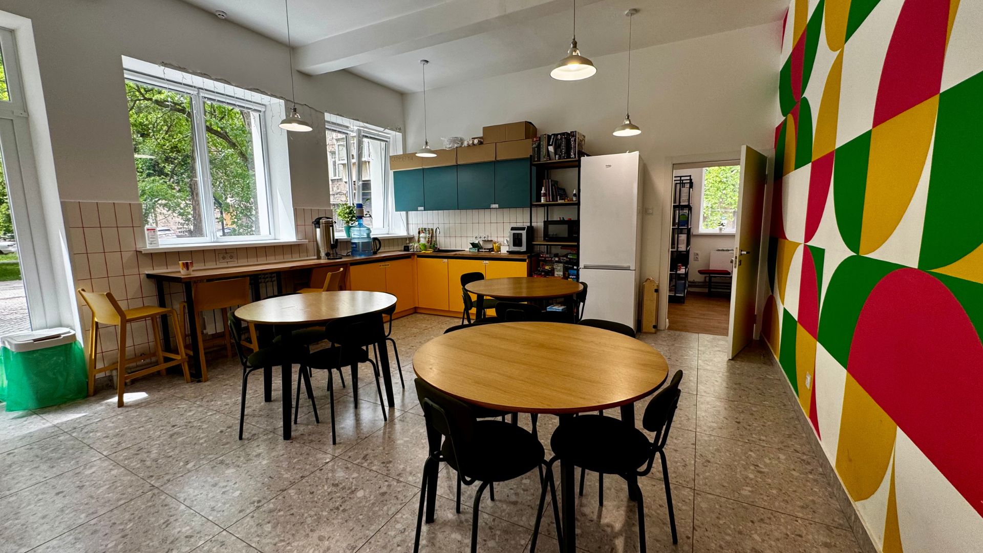 Молодіжний центр Запоріжжя: від тренінгів у залі до англійської під зоряним дахом