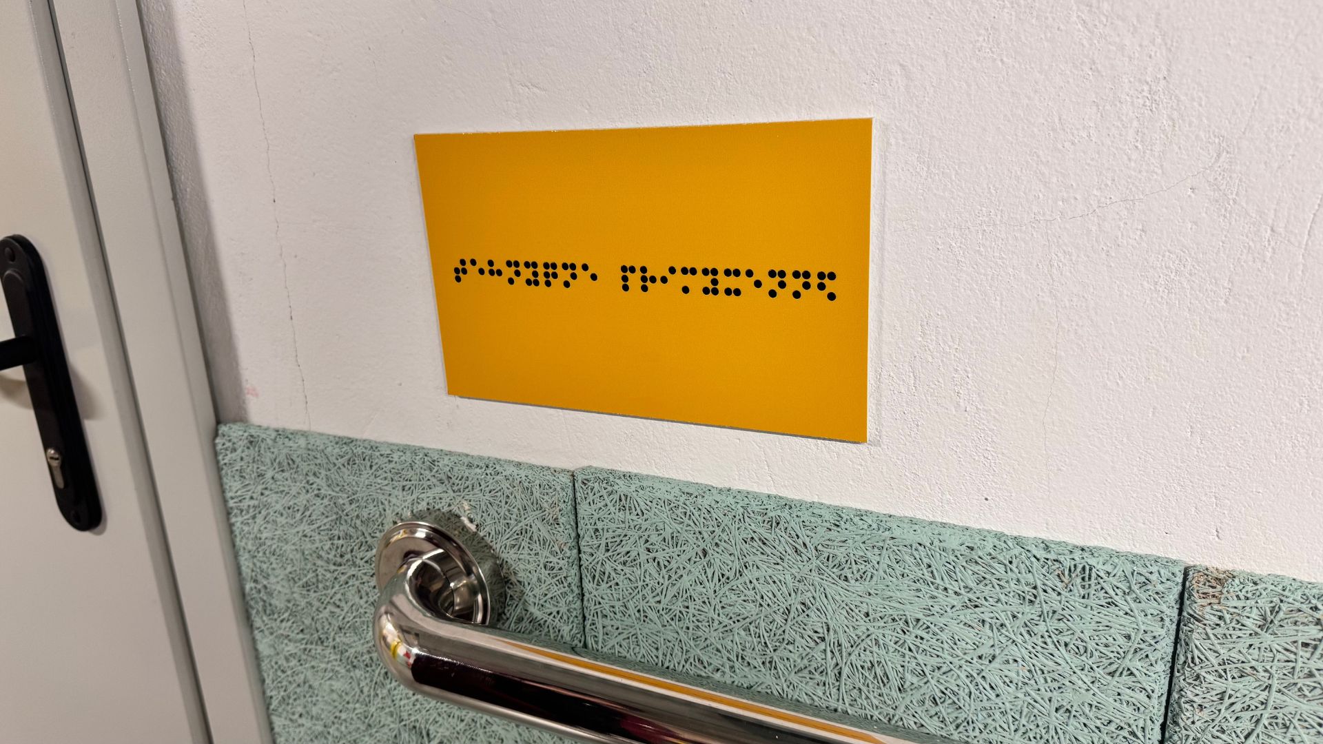 Безбар’єрність – не «допомога», а справедливість: підсумки моніторингу шкільних укриттів Запоріжжя