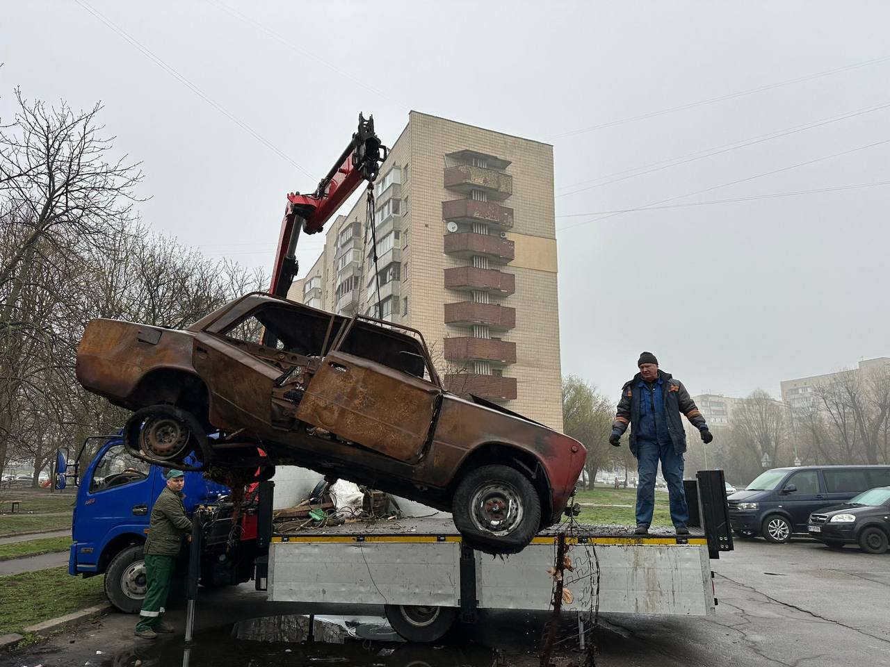 Поржавіла нерухомість: що робити з покинутими авто в Запоріжжі та як це питання вирішують в іншим містах