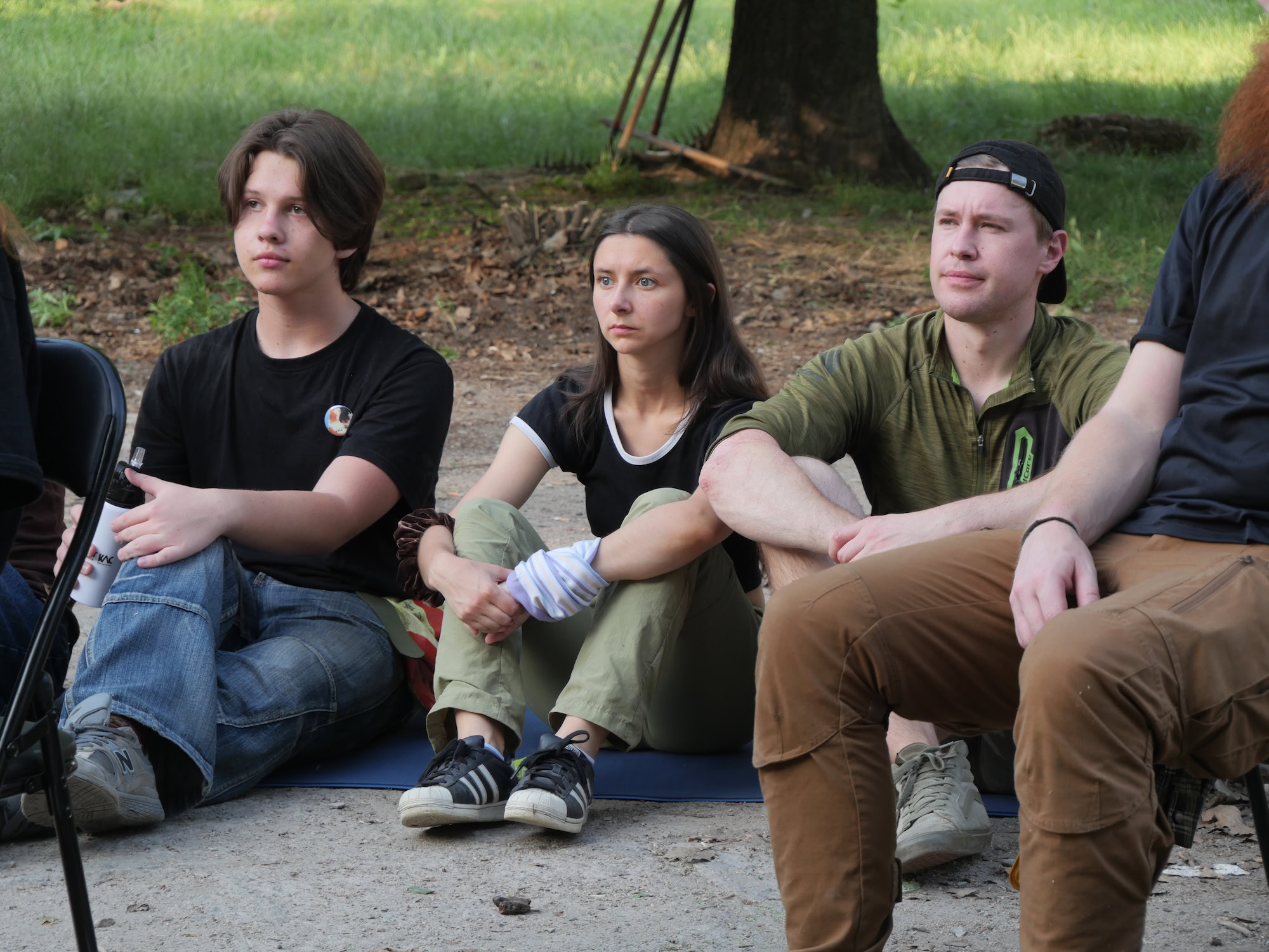 «Clean & Dance»: як небайдужі запоріжці прибирали у сквері Тарасова під музику