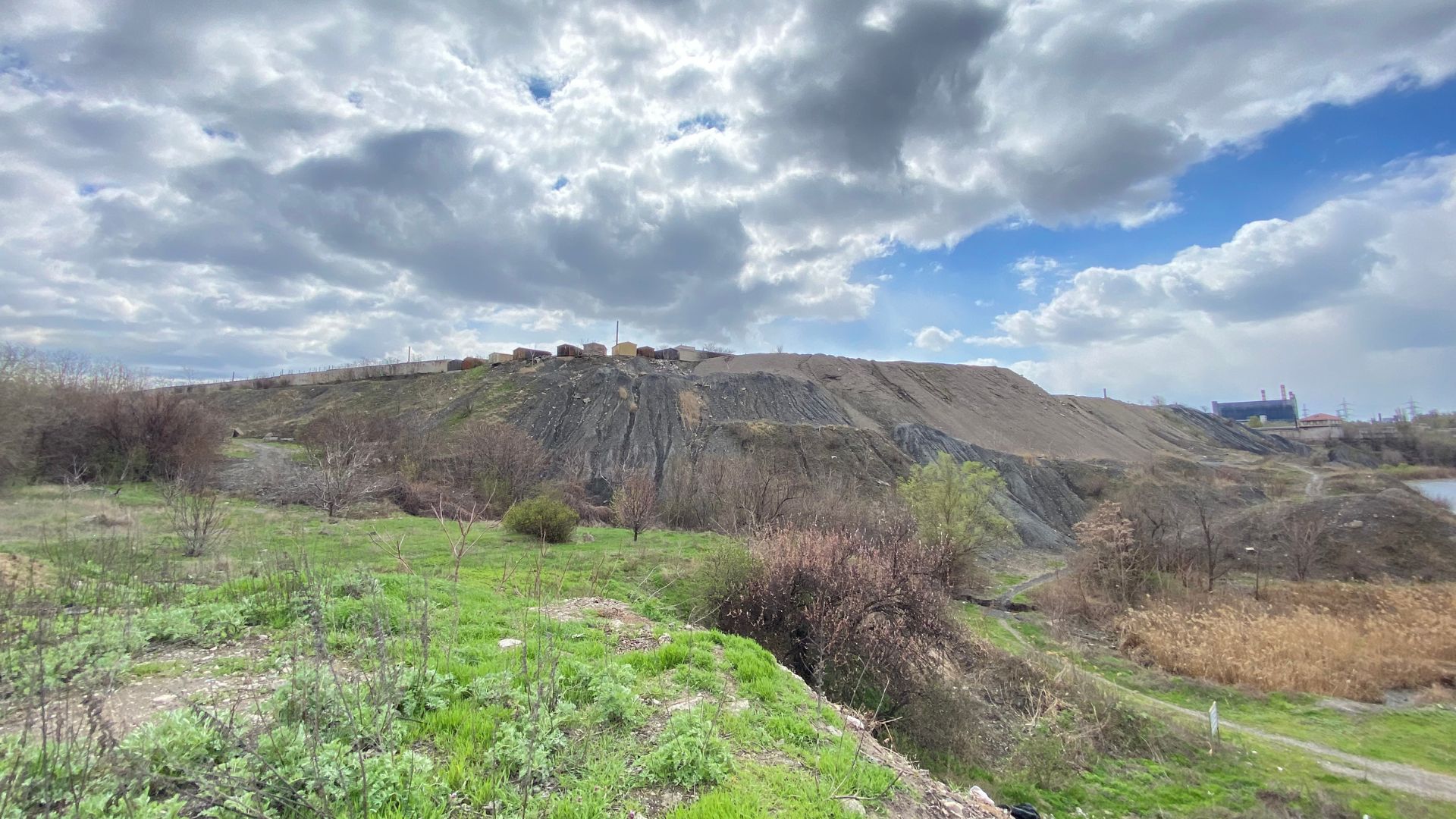 «Мазутне озеро»: як в Запоріжжі вже 50 років ігнорують токсичну промислову спадщину