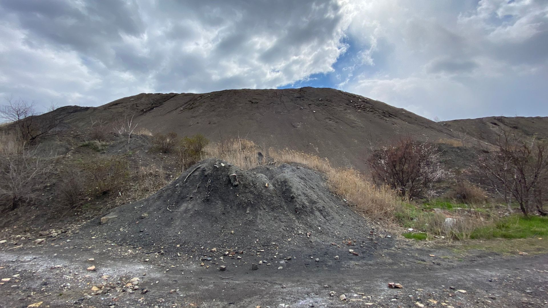 «Мазутне озеро»: як в Запоріжжі вже 50 років ігнорують токсичну промислову спадщину
