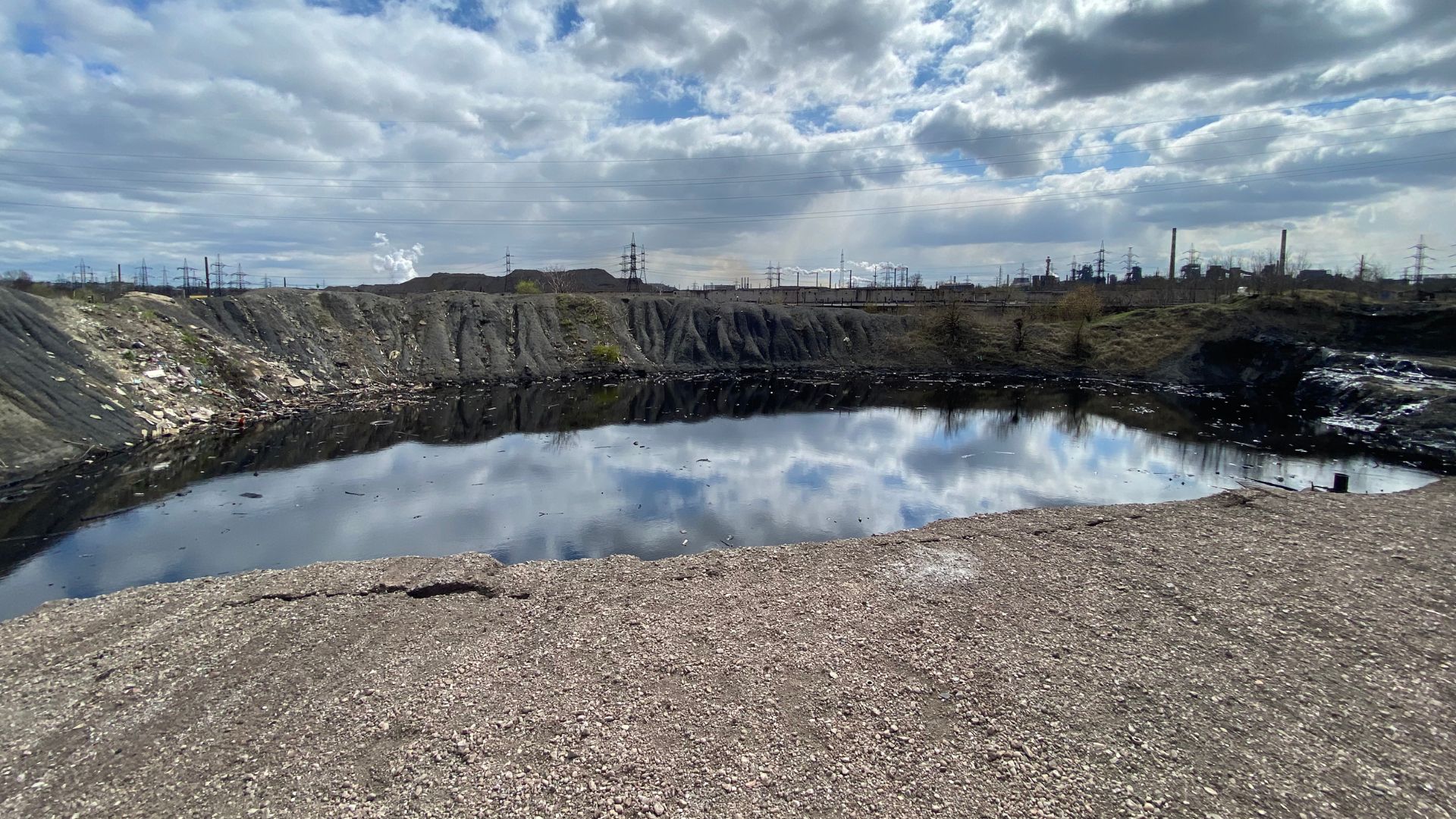 «Мазутне озеро»: як в Запоріжжі вже 50 років ігнорують токсичну промислову спадщину