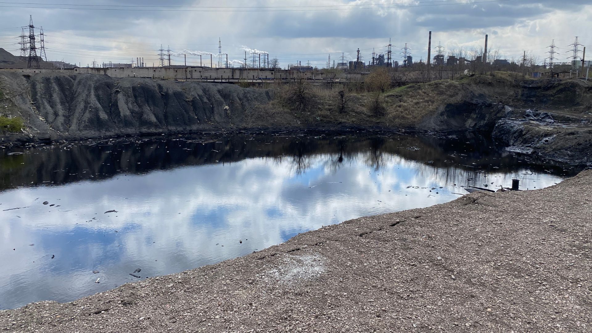 «Мазутне озеро»: як в Запоріжжі вже 50 років ігнорують токсичну промислову спадщину