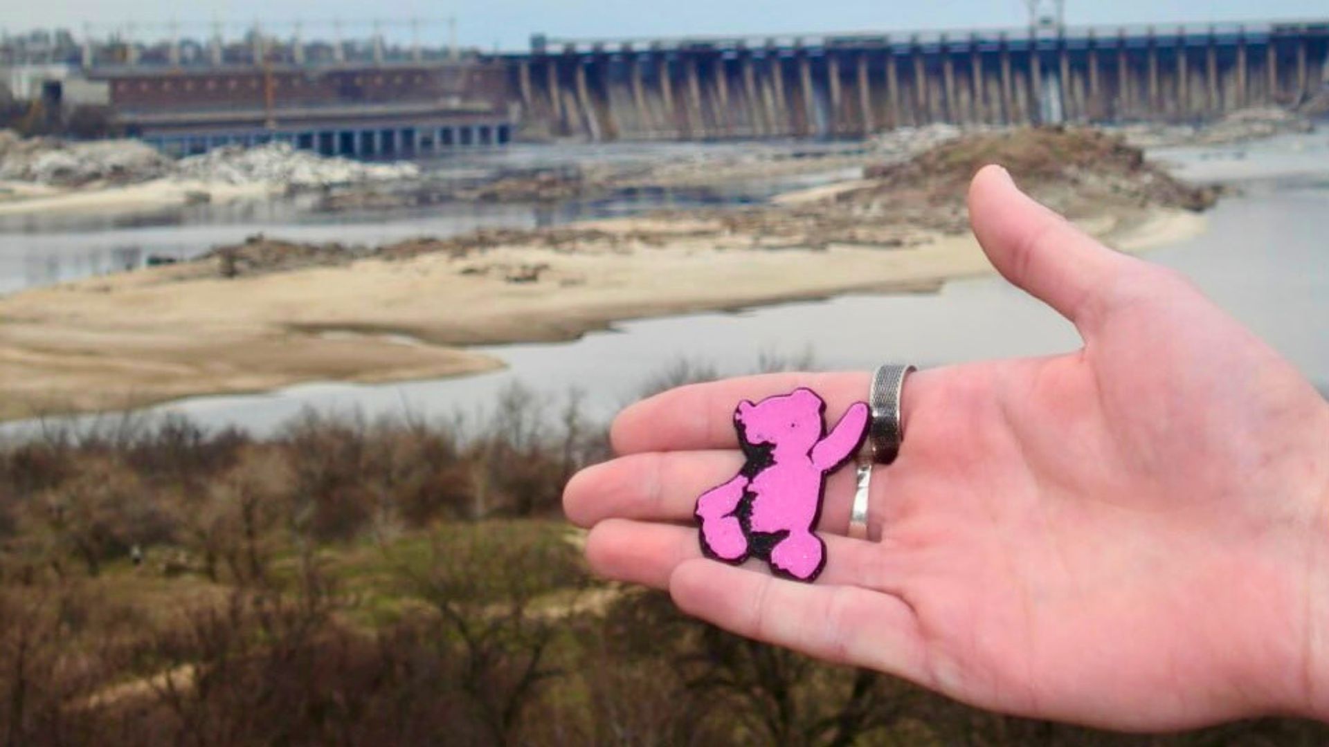 Меморіальні спалахи. Усвідомлювати через фарбу