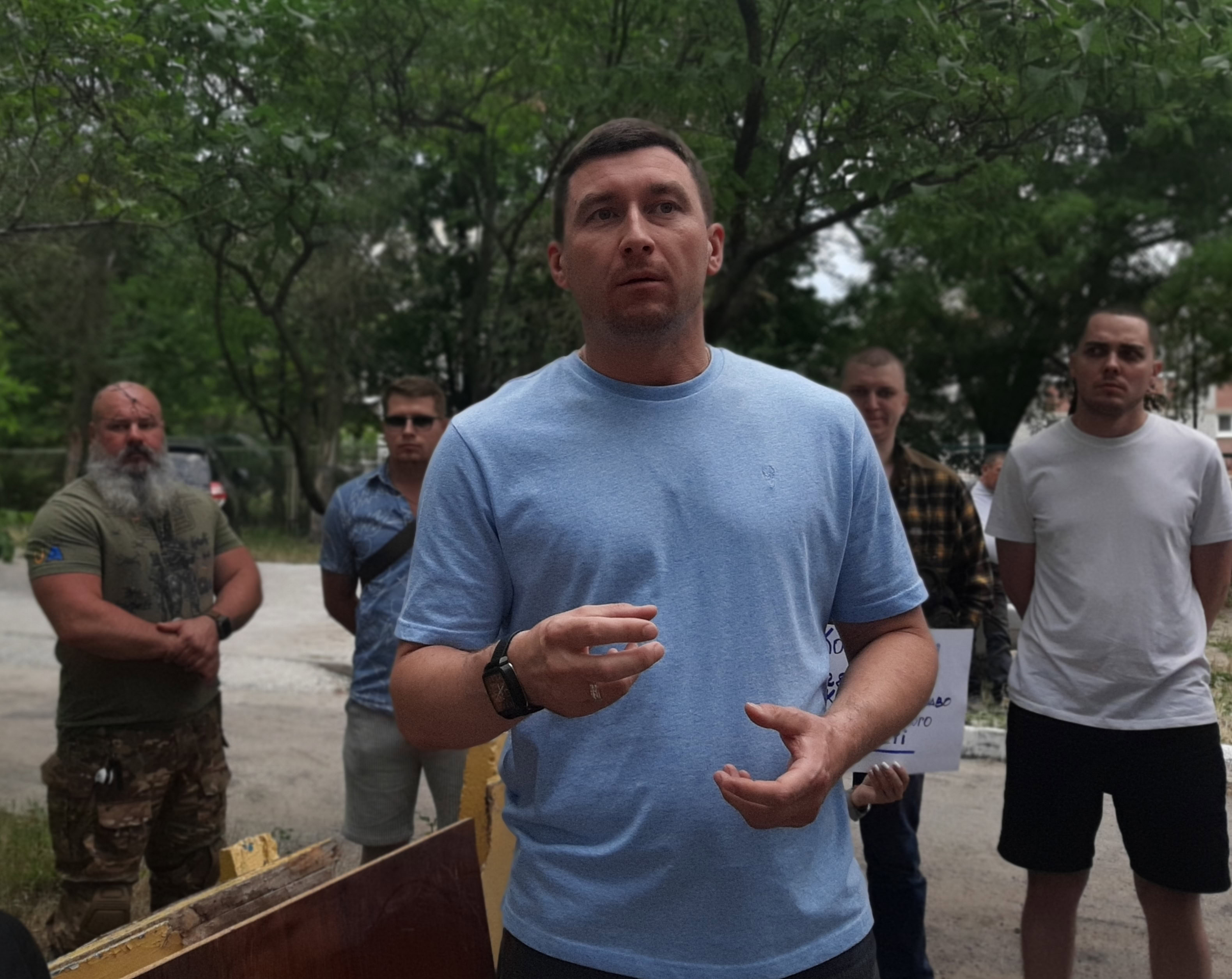 Після спротиву – підтримка: у Запоріжжі погодили встановлення підйомника для ветерана