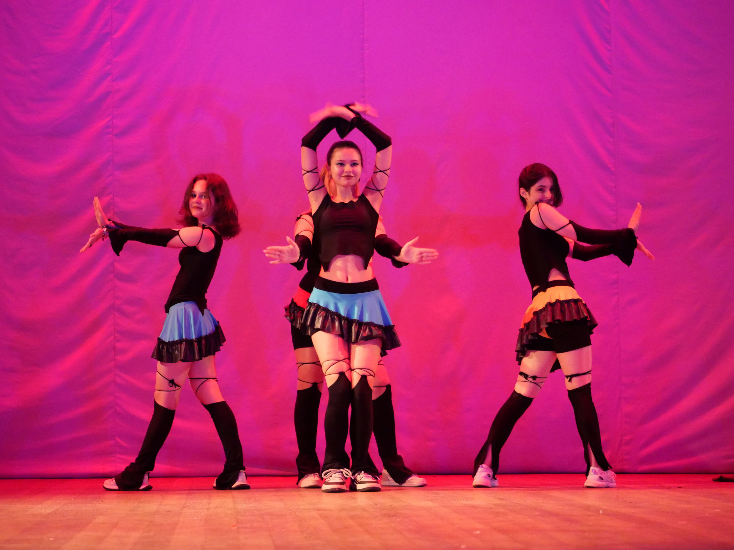 Косплей, кавер-денс та ярмарок: в Запоріжжі відбувся Kokomi Fest