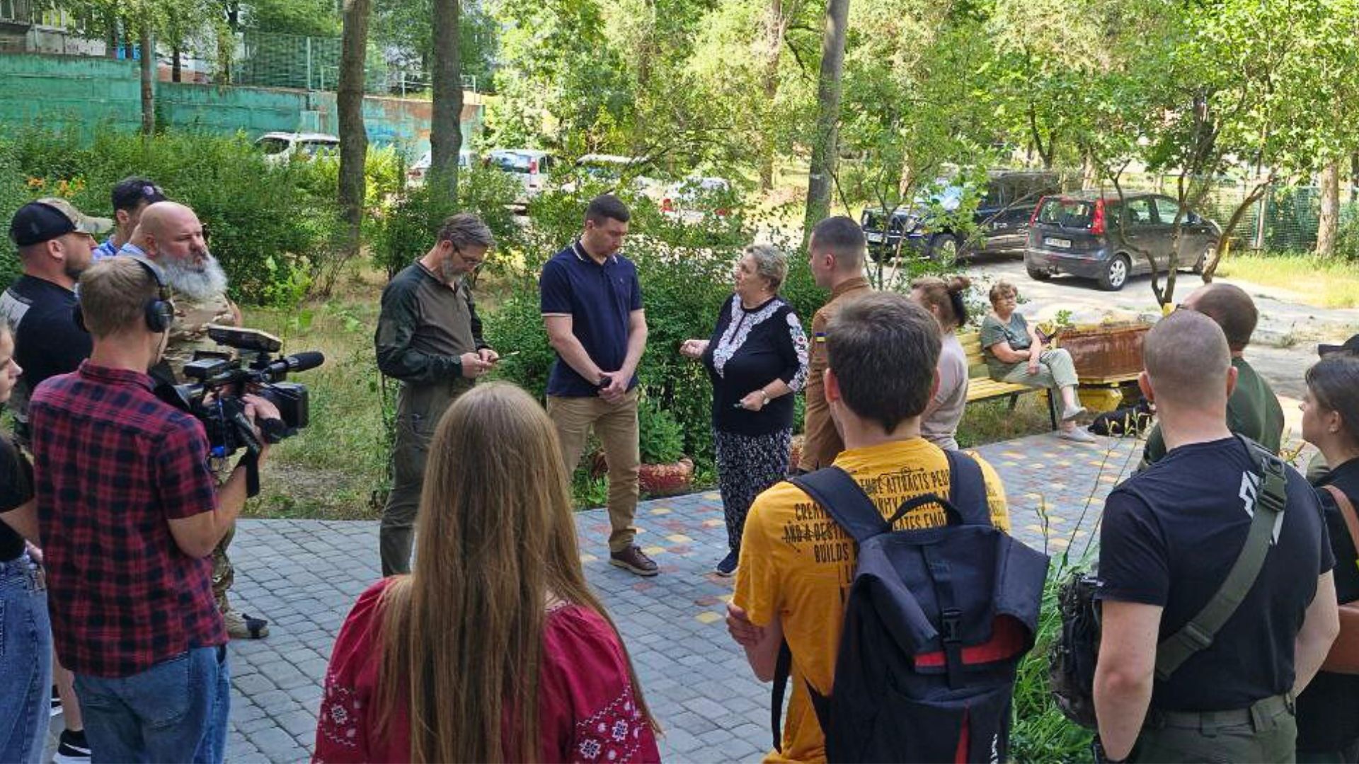 ОСББ не проти, але мешканці бояться: В Запоріжжі не можуть встановити підйомник для ветерана 