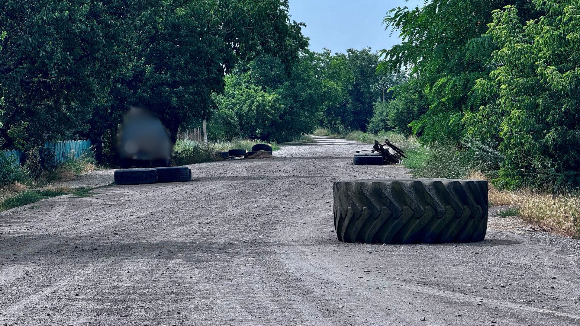 Пʼять мільйонів в пил: після ремонту дороги Тернувате – Косівцеве селяни їздять в об’їзд