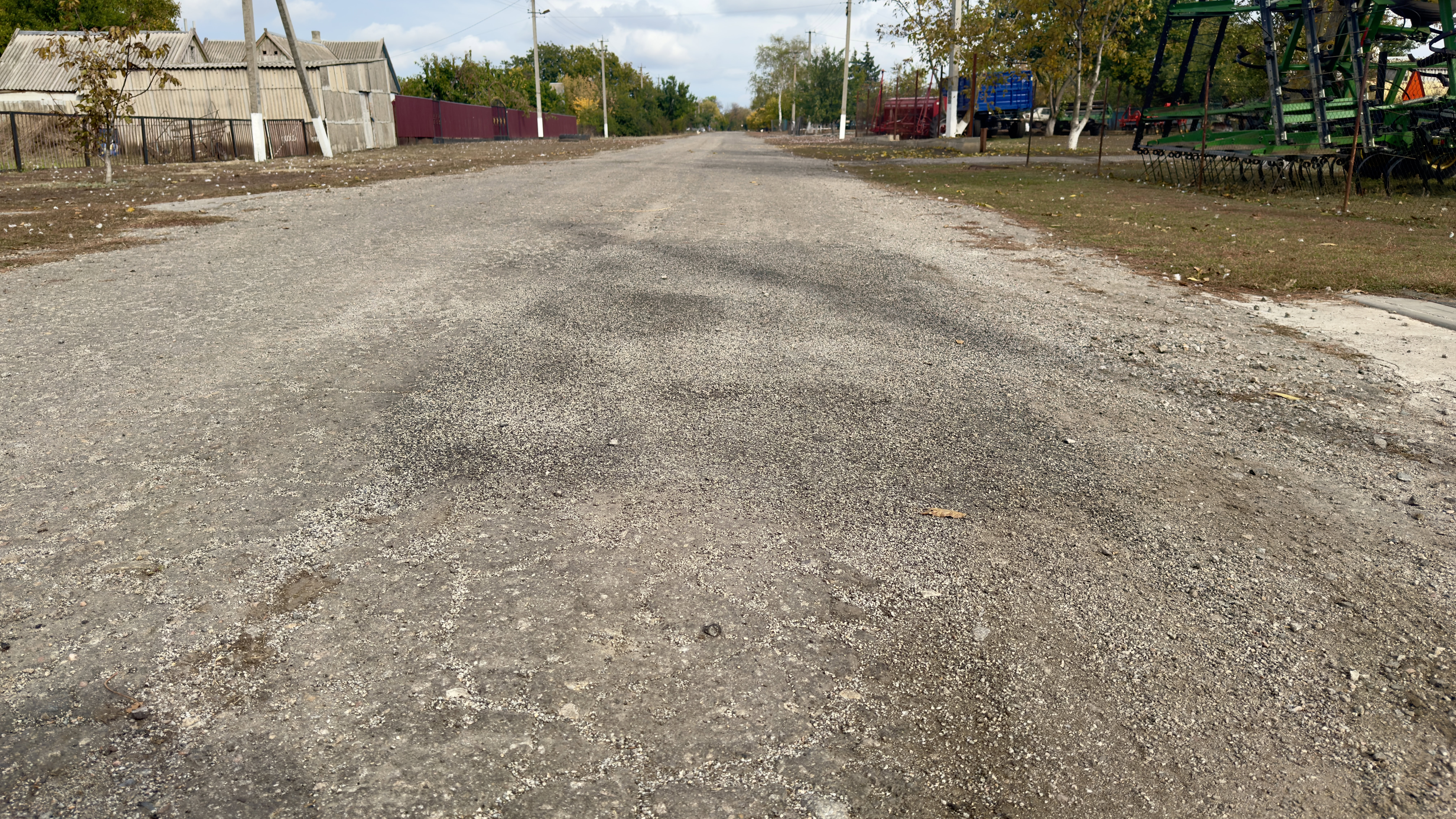 Без конкурсу та конкуренції: як комунальне підприємство ремонтує вулиці Новомиколаївки без відкритих торгів