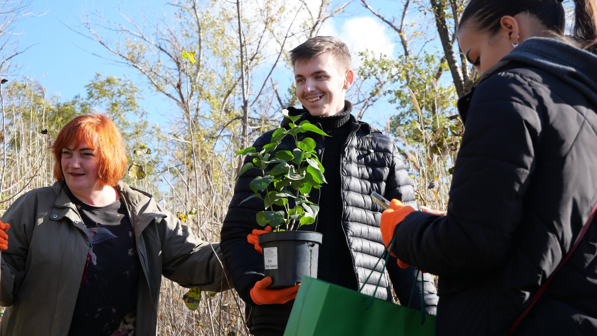 «Палаюча Москва» на берегах Сухої: як запоріжці рятують річку бузковою толокою