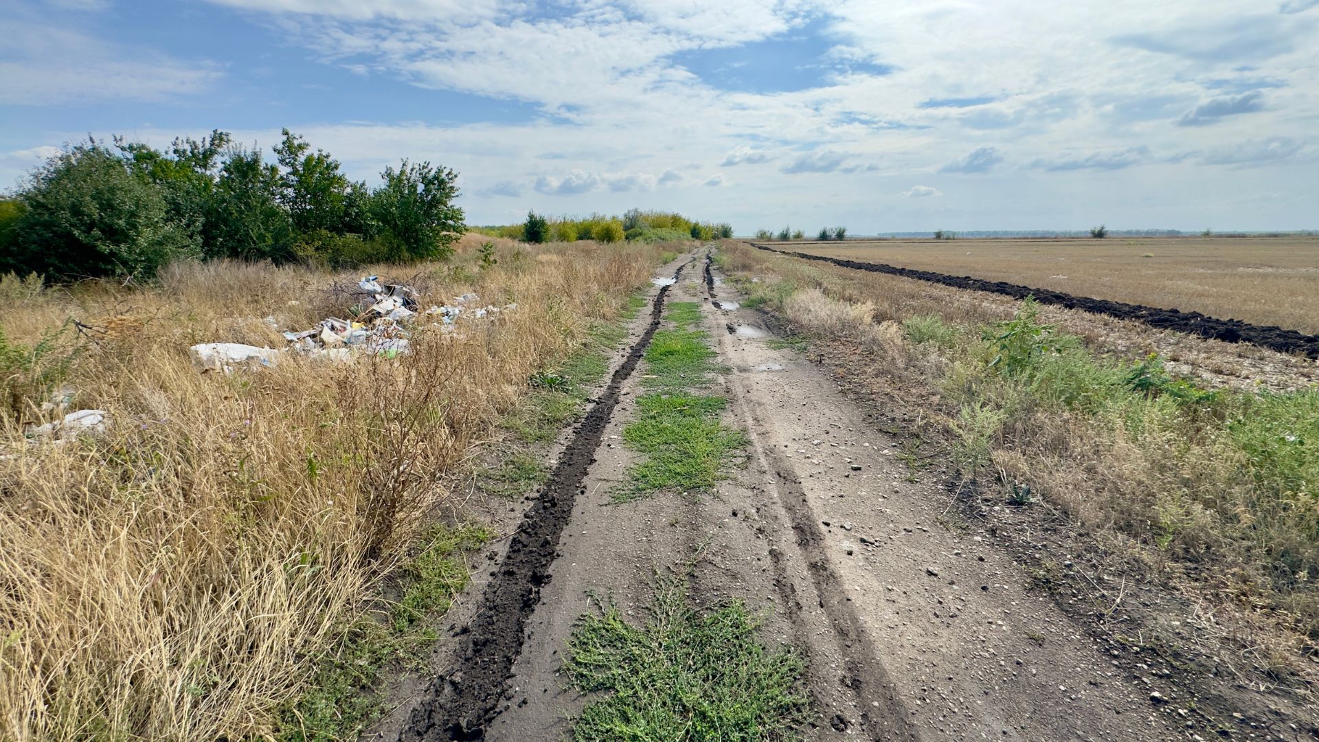 Узаконене сміття: як у Тернуватській громаді смітники біля водойм і полів стали «тимчасовими майданчиками»