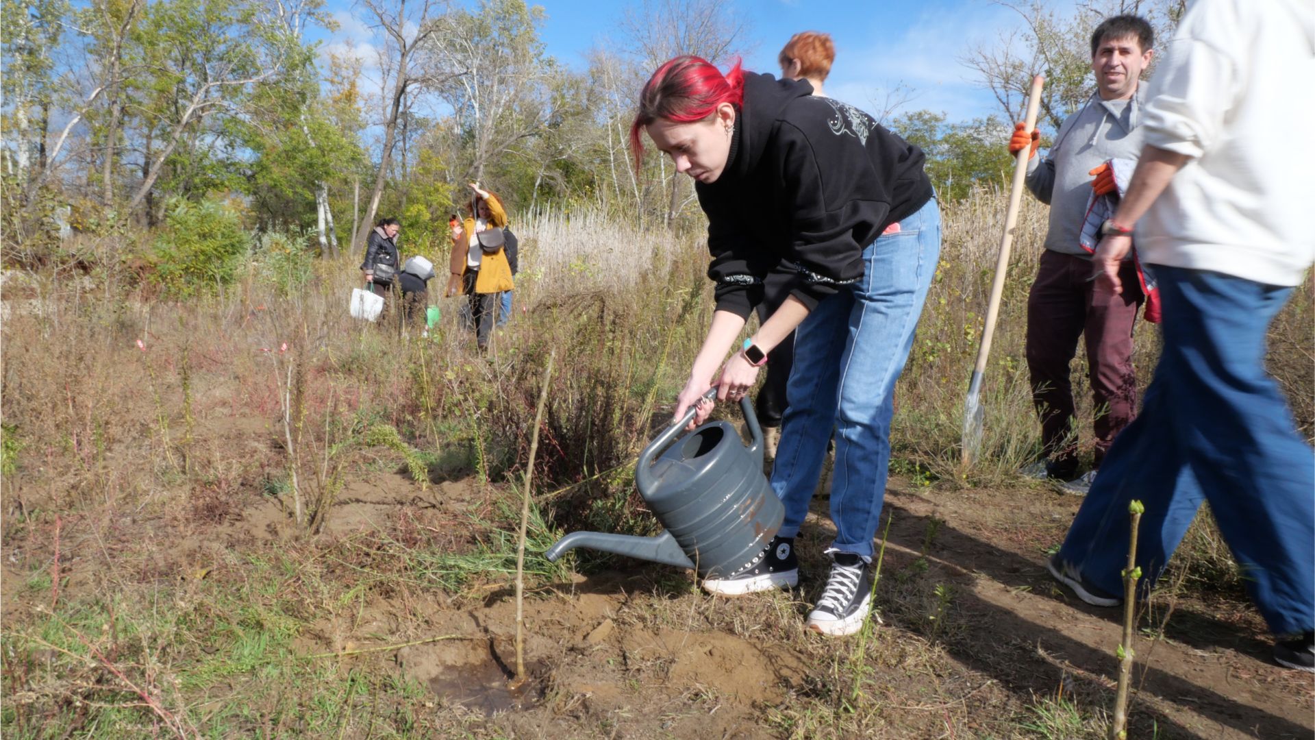 «Палаюча Москва» на берегах Сухої: як запоріжці рятують річку бузковою толокою