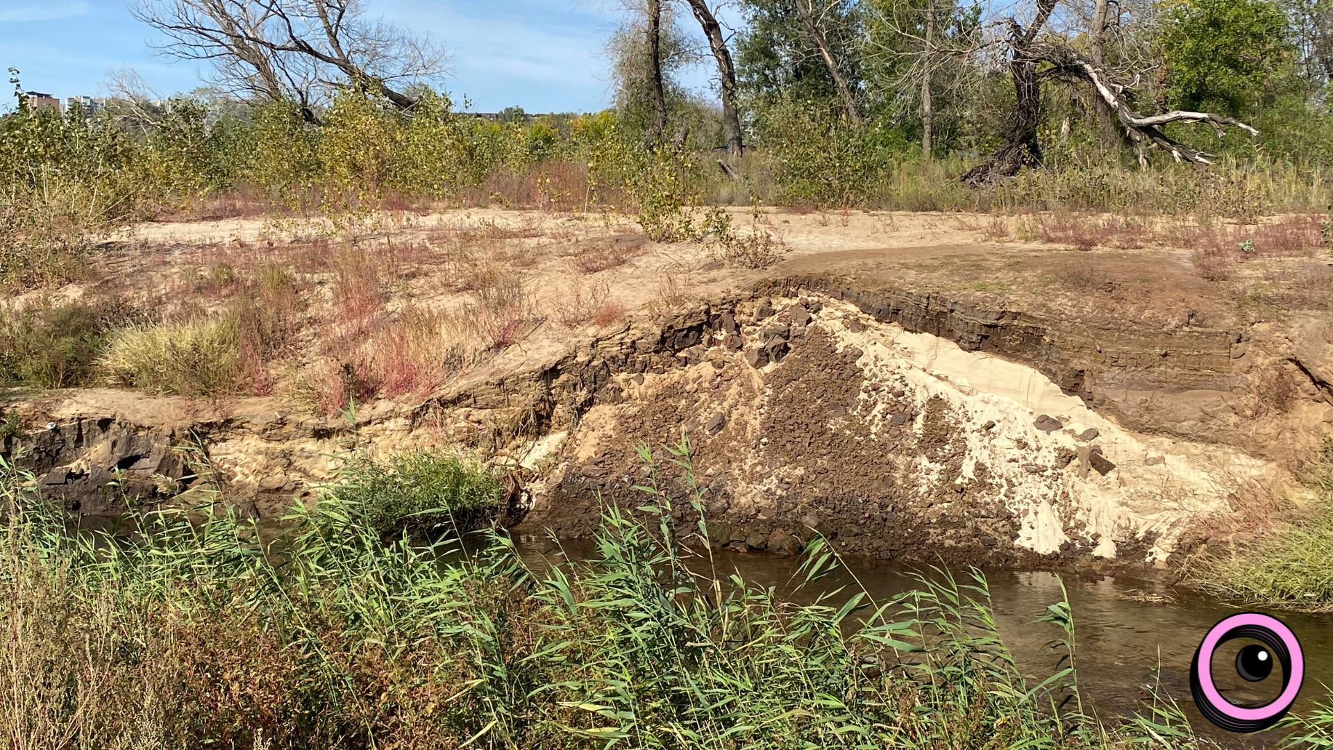 Річкова експедиція та «Палаюча Москва»: екоактивісти запрошують долучитися до «бузкового» берегоукріплення
