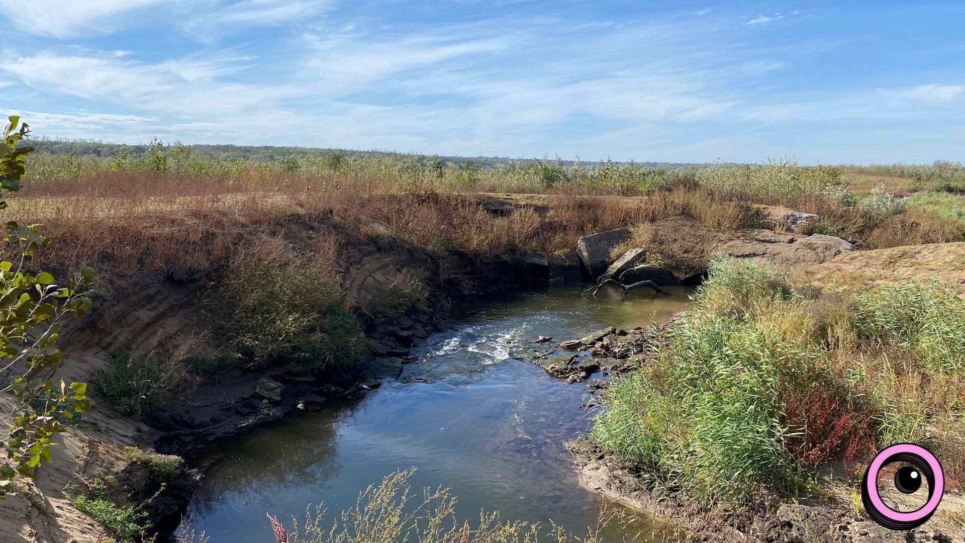 Річкова експедиція та «Палаюча Москва»: екоактивісти запрошують долучитися до «бузкового» берегоукріплення