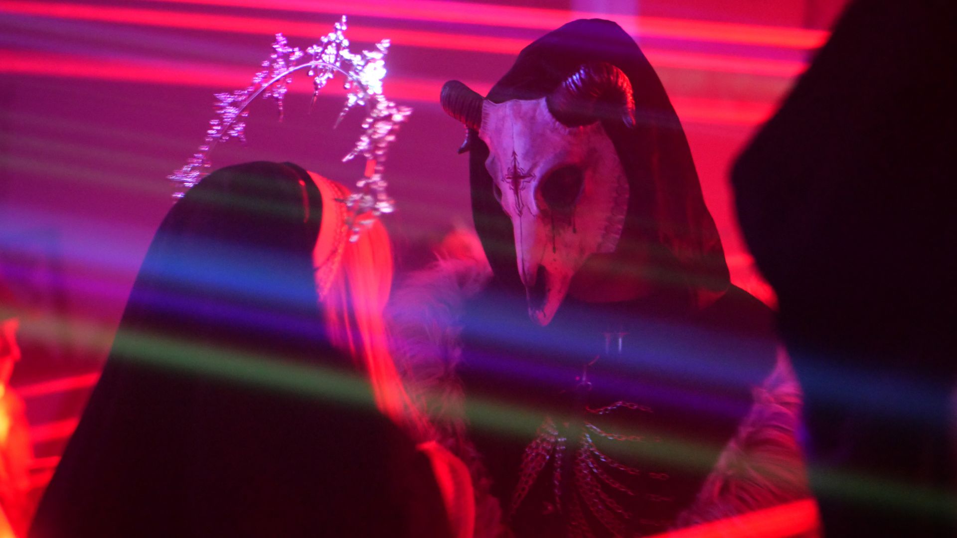 Костюми, аніме та техно: як Запоріжжя відсвяткувало Геловін