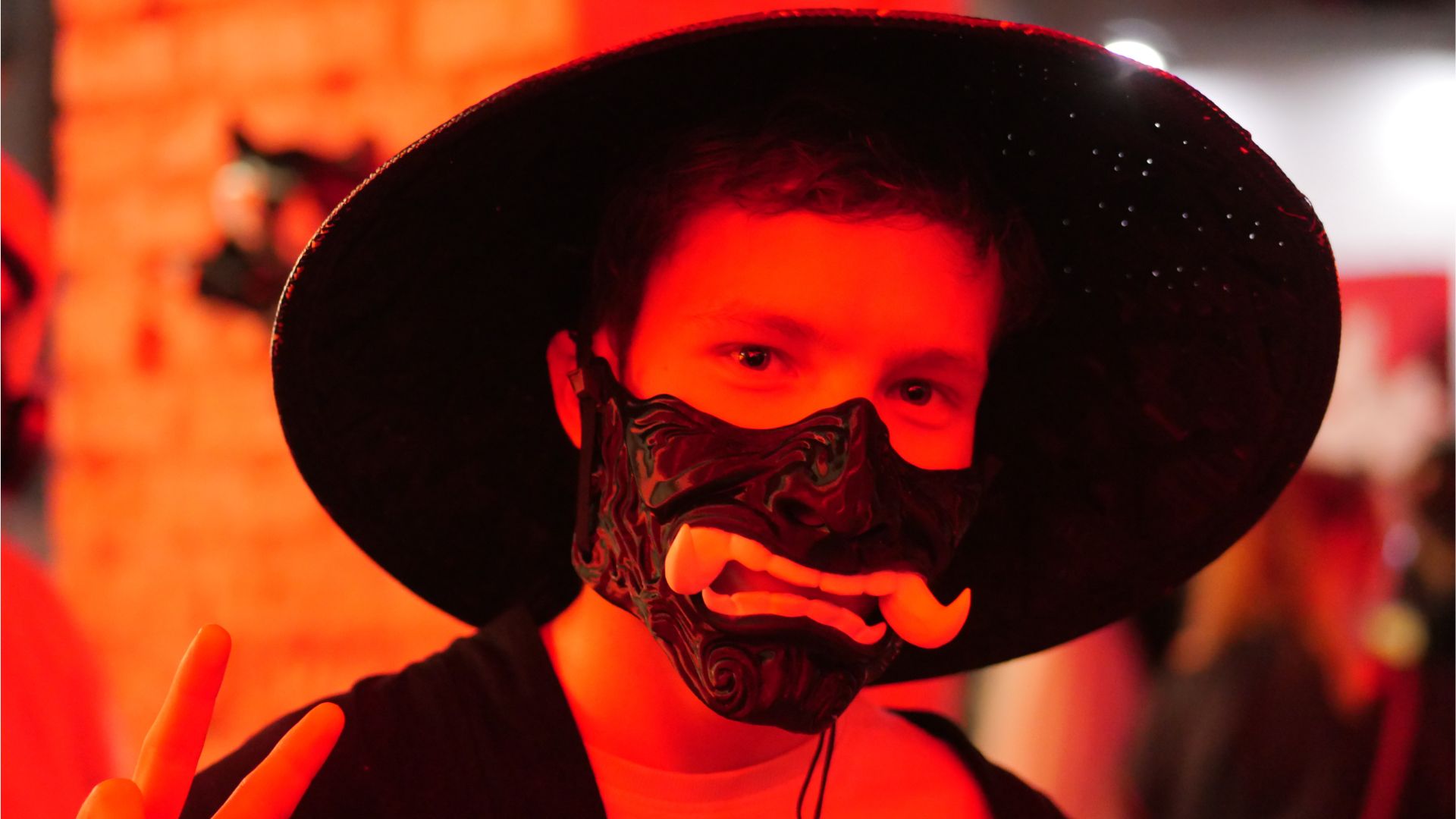 Костюми, аніме та техно: як Запоріжжя відсвяткувало Геловін