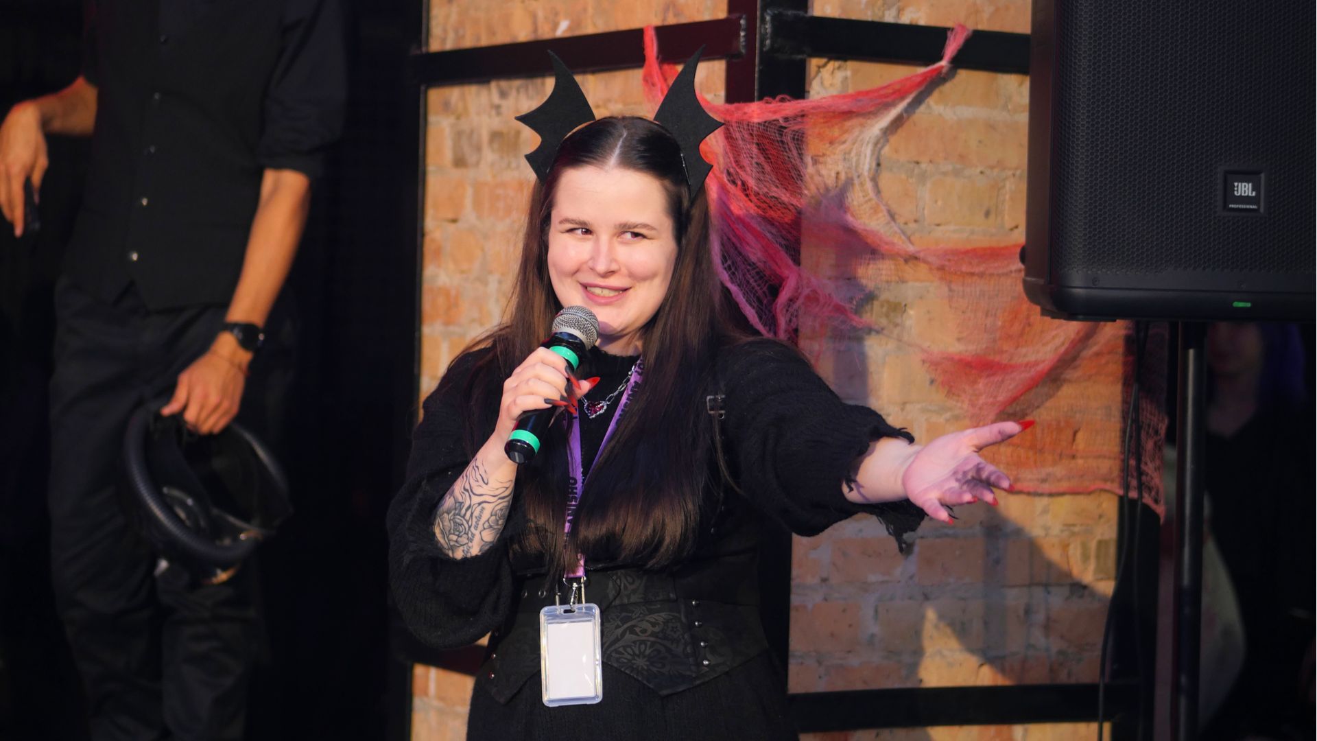 Костюми, аніме та техно: як Запоріжжя відсвяткувало Геловін