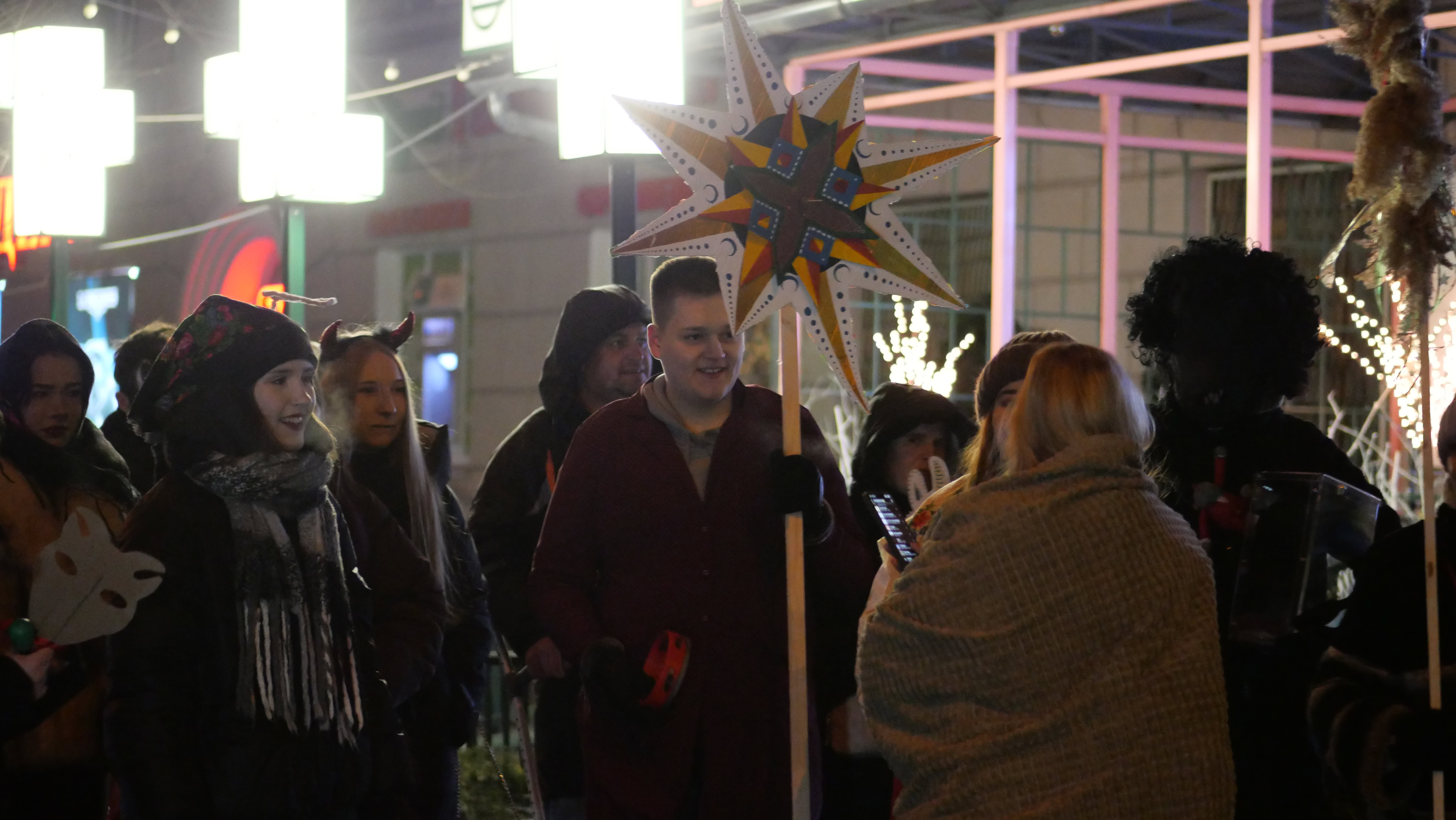 Коляд, коляд, колядниця: як запоріжці у Різдво збирали гроші на ЗСУ