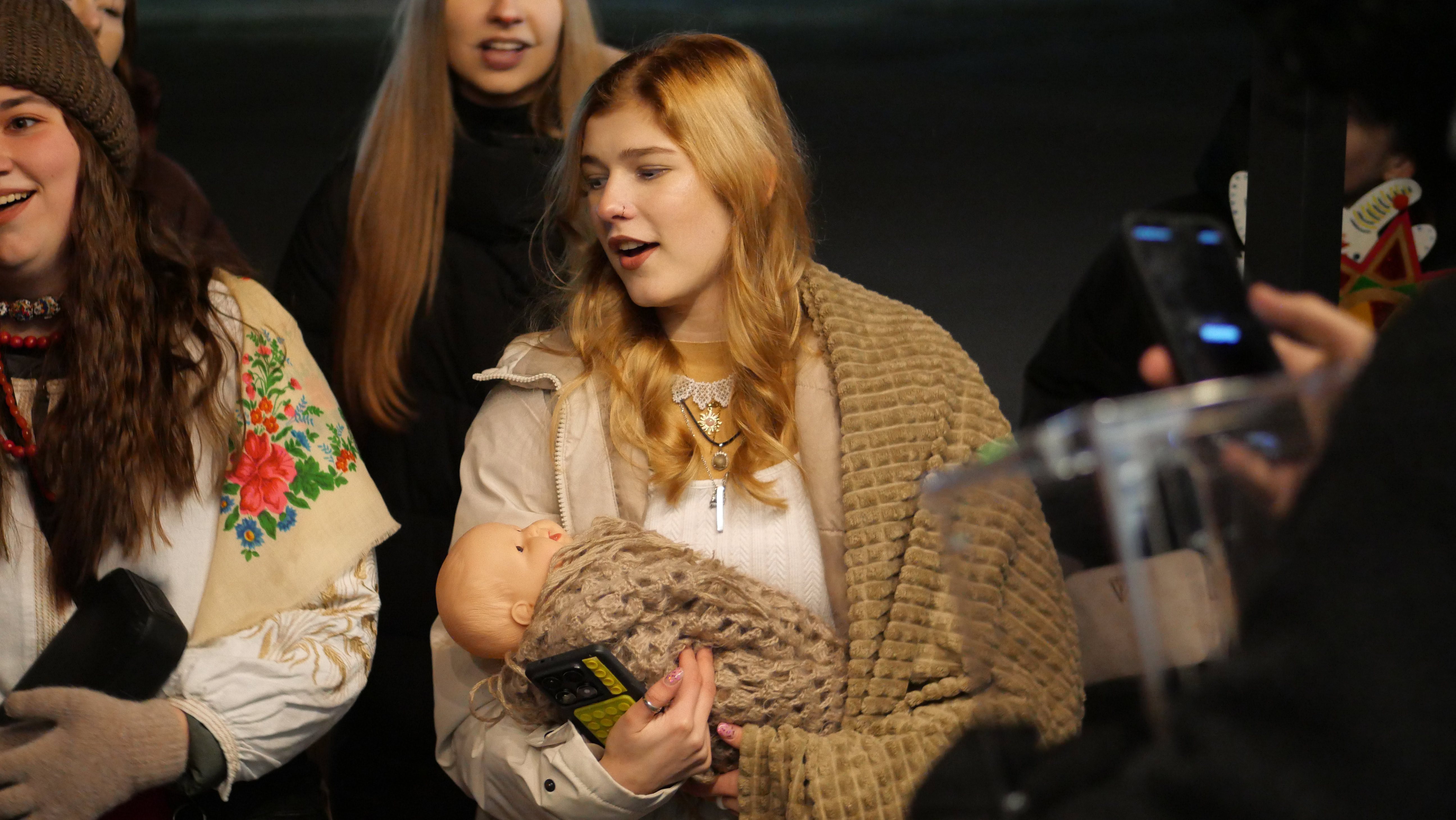 Коляд, коляд, колядниця: як запоріжці у Різдво збирали гроші на ЗСУ