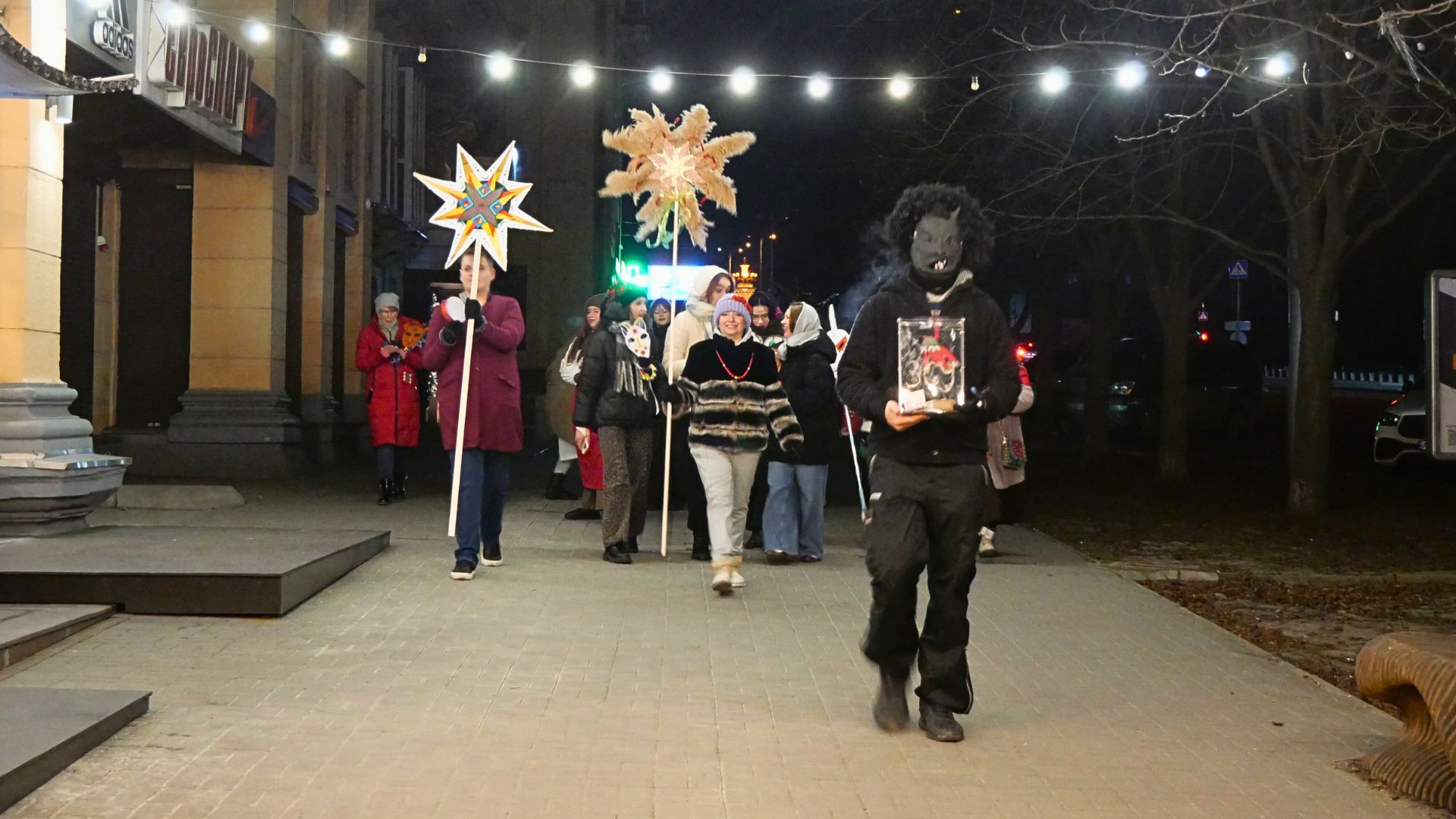 Коляд, коляд, колядниця: як запоріжці у Різдво збирали гроші на ЗСУ