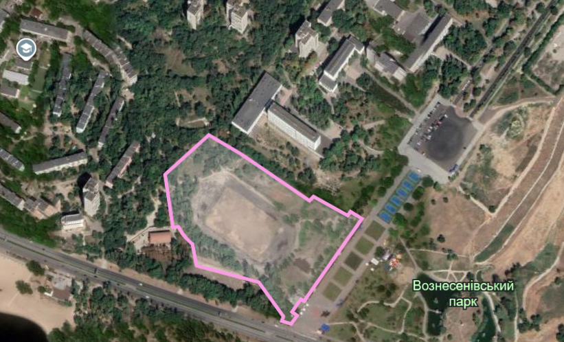 Болото на Райдузі та паркувальний хаос: які ризики несе зведення нового житлового комплексу на Набережній