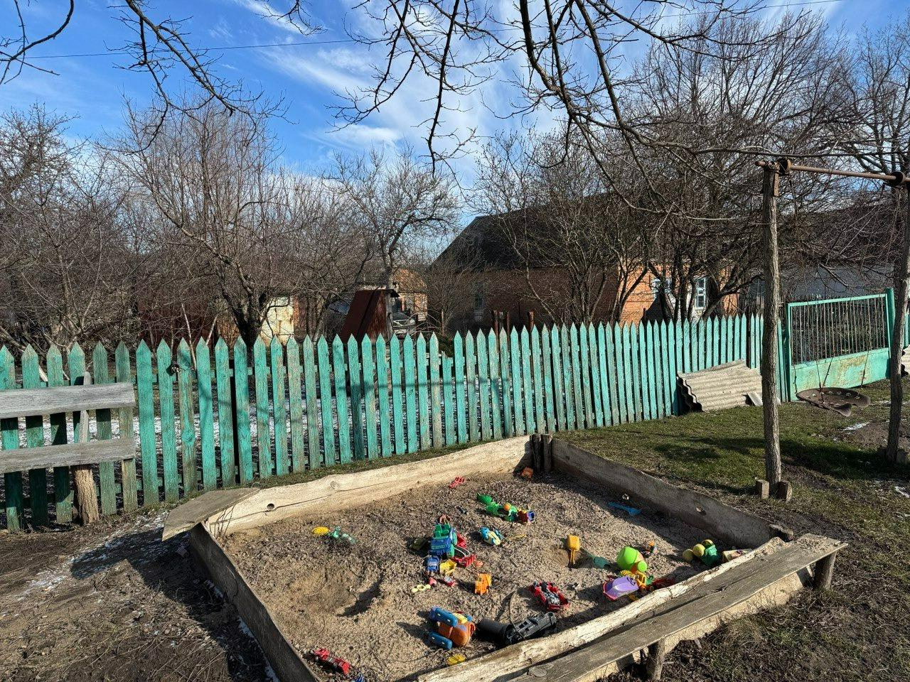 «Рускій мір прийшов і до нас»: як живе село Жовта Круча