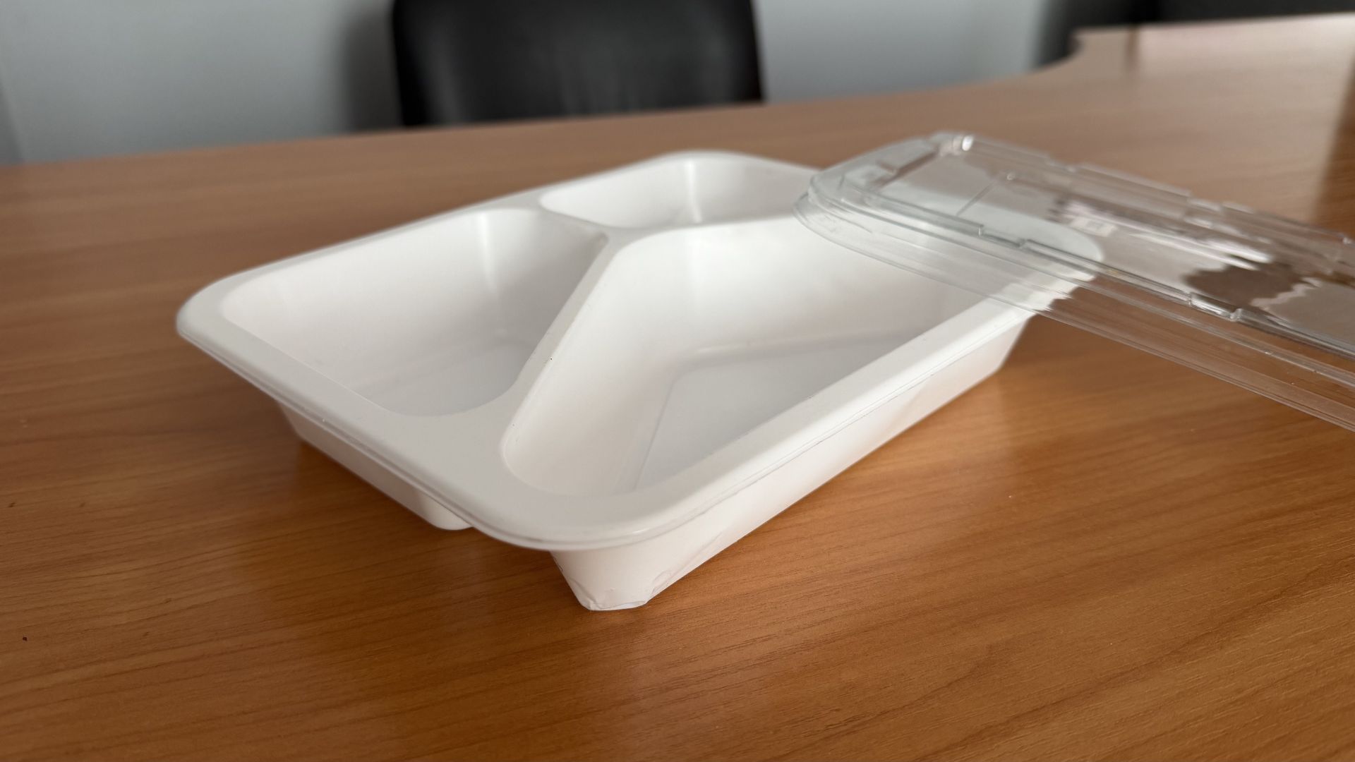 Шкільне харчування в Запоріжжі: пластикова (не)безпека та відходи на століття