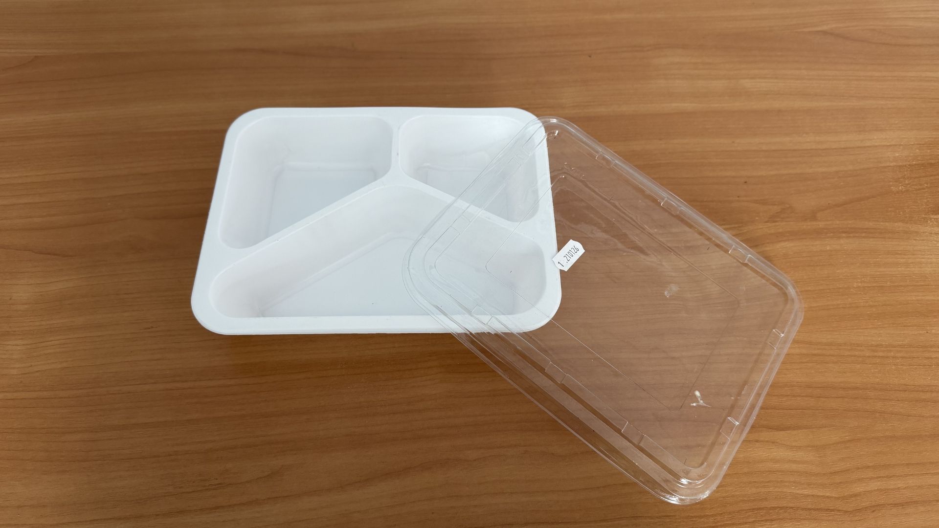 Шкільне харчування в Запоріжжі: пластикова (не)безпека та відходи на століття