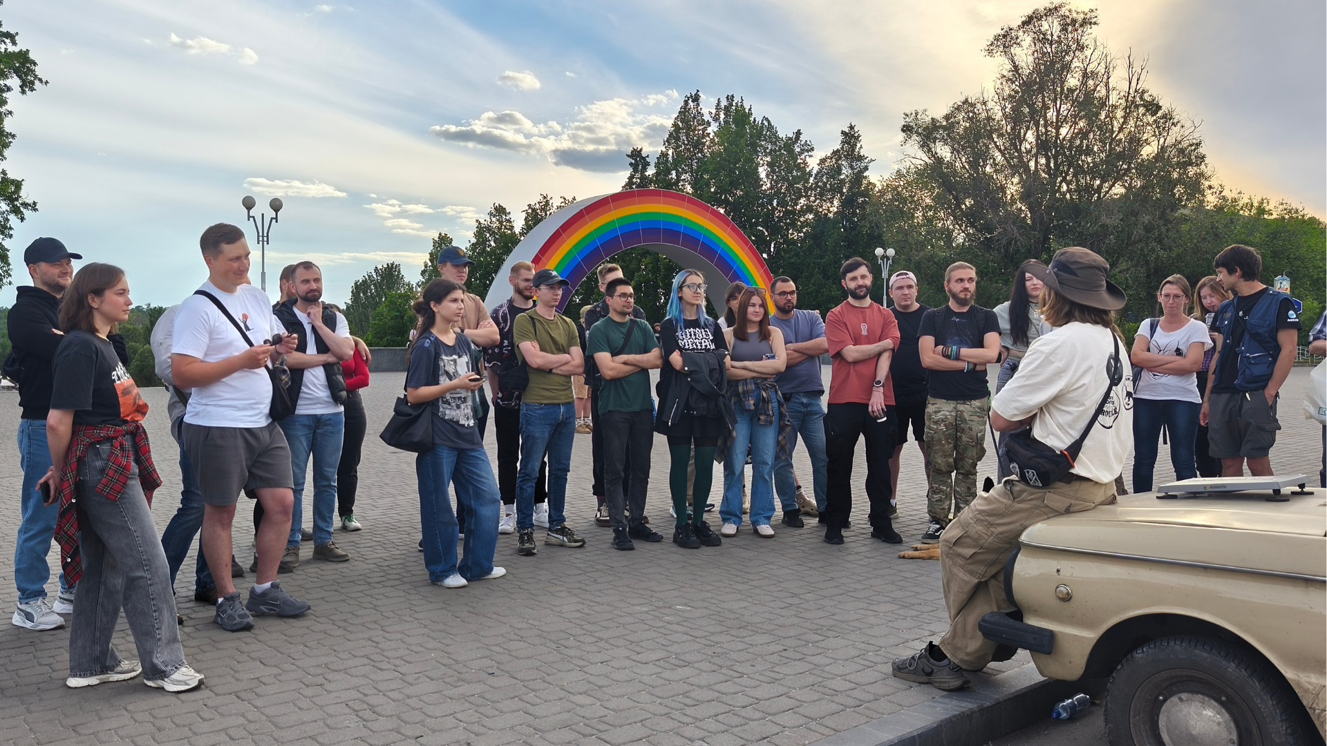 На «Запорожці» зі старлінком на капоті: до Запоріжжя завітала команда «Хащів»