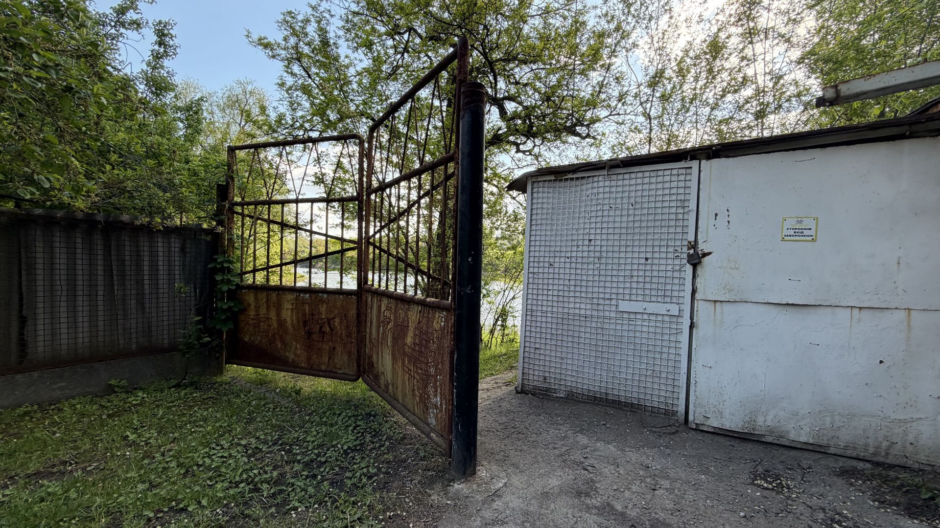 На папері є, в реальності — немає: яка ситуація з захисною смугою правого берега Дніпра в Запоріжжі