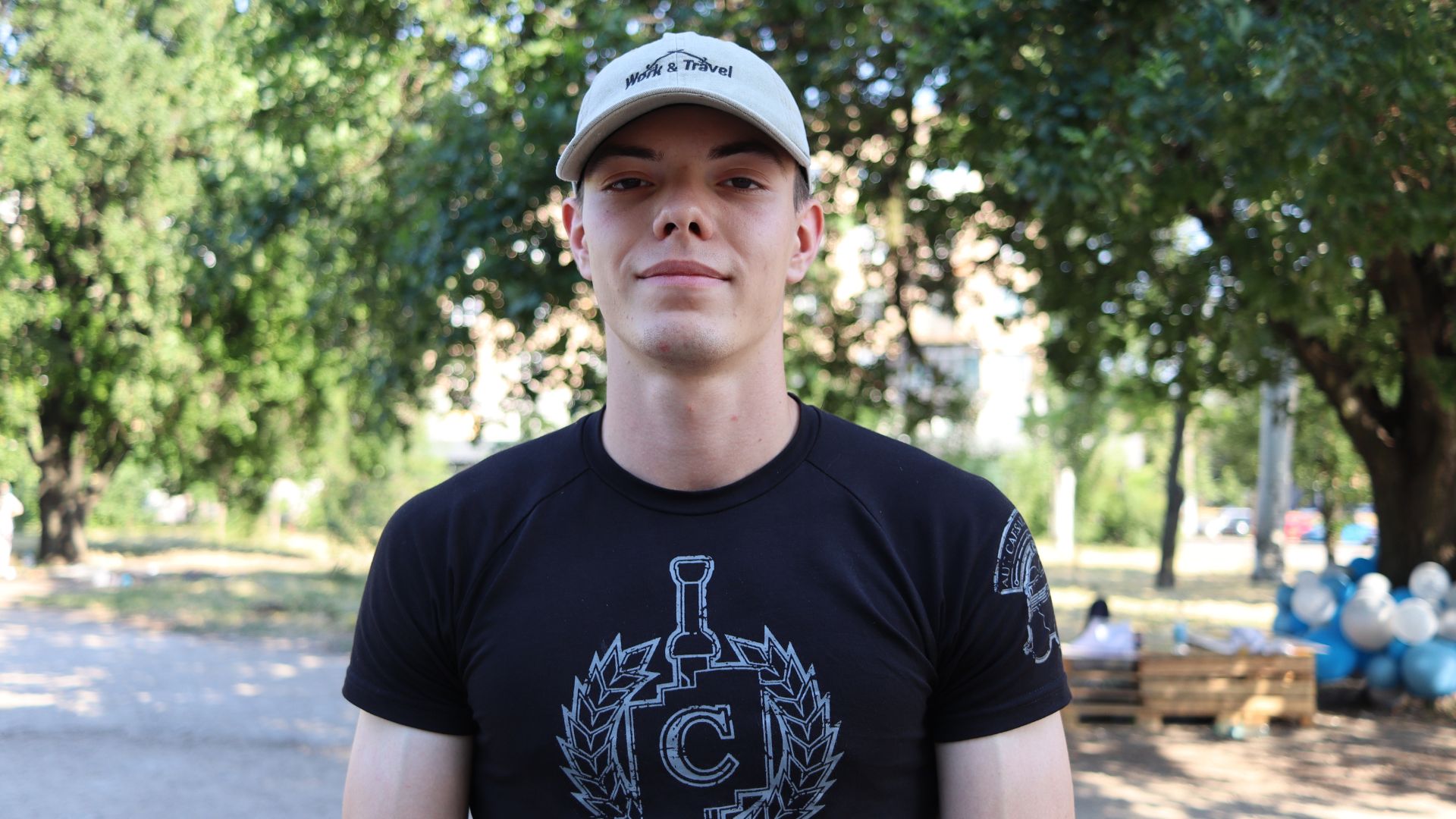 Толока, мозаїка, стенди: у Запоріжжі облаштовують сквер імені Дениса Тарасова