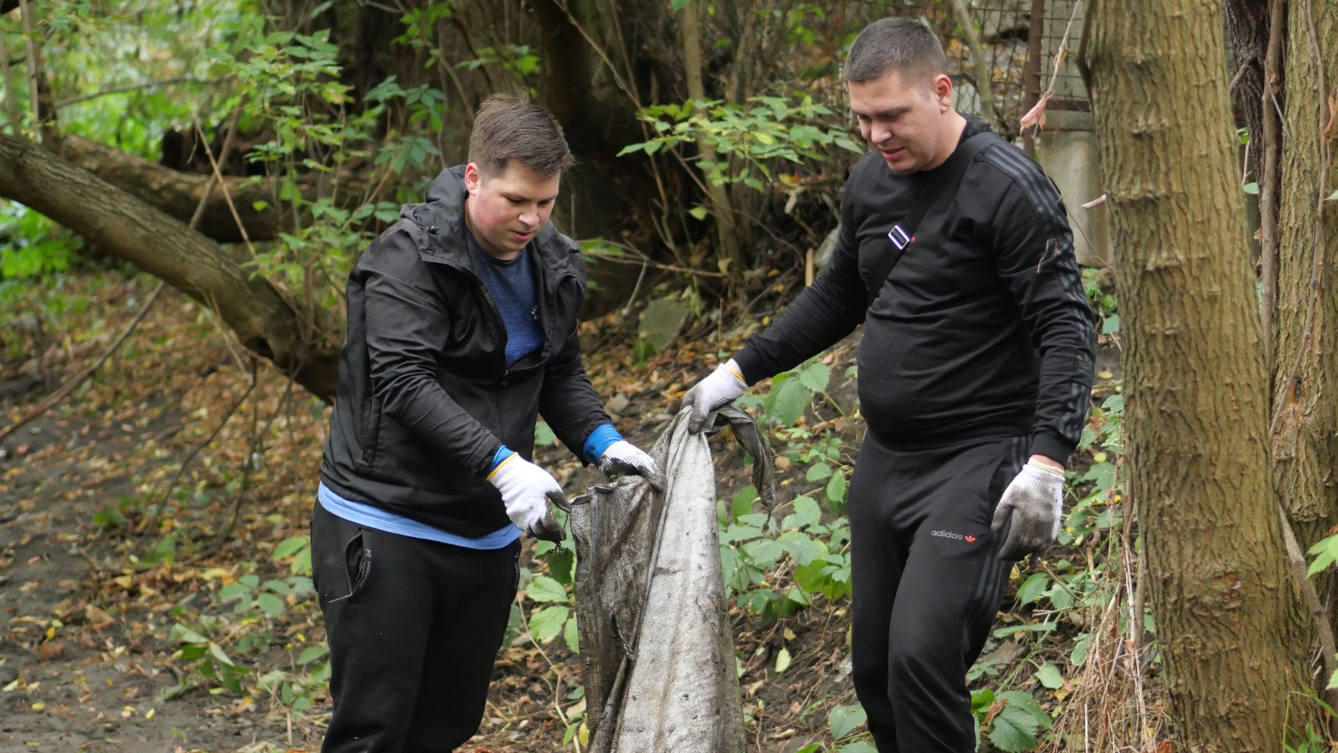 Очистити берег і перевірити воду: у Запоріжжі провели толоку на березі річки Суха