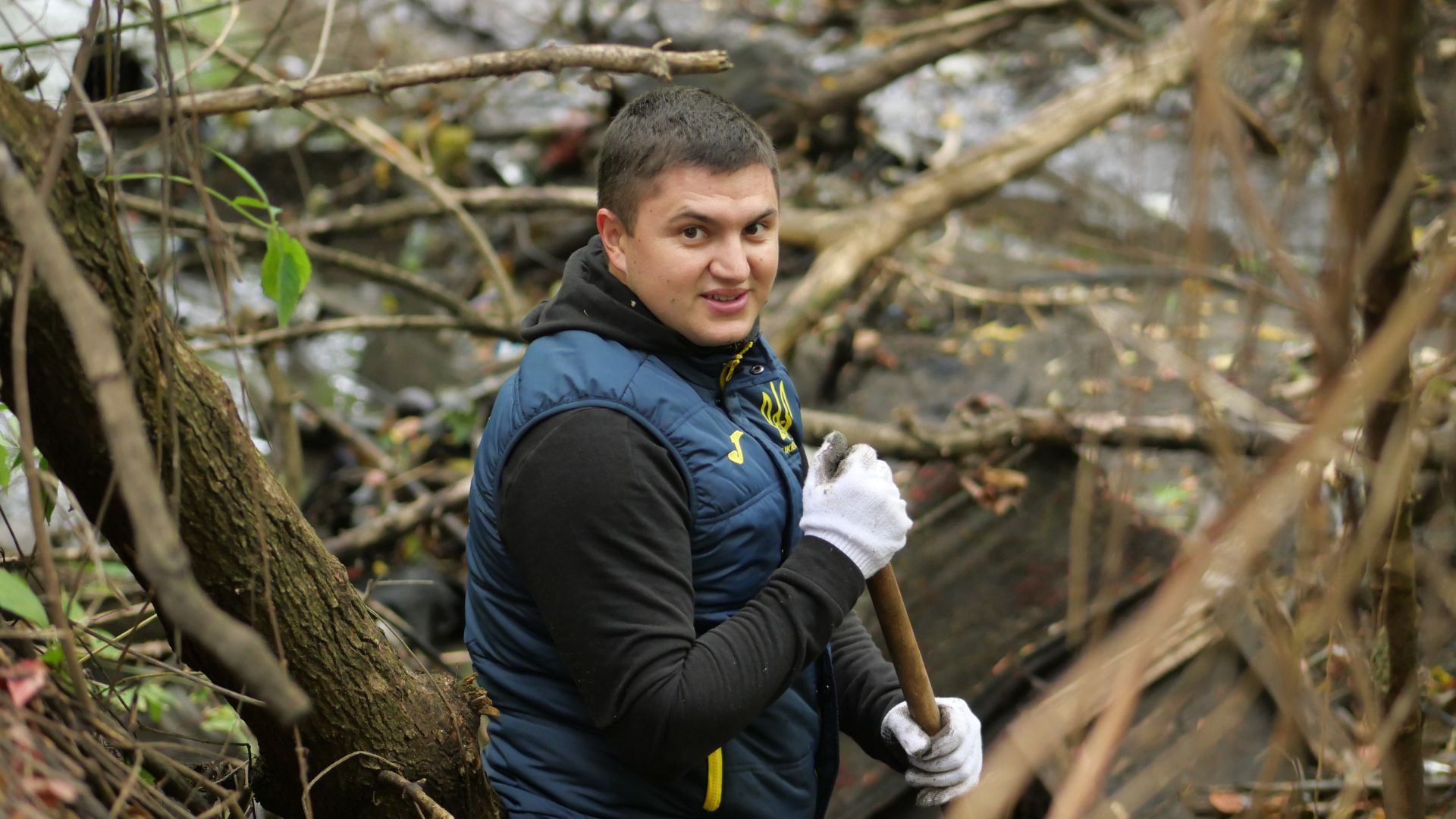 Очистити берег і перевірити воду: у Запоріжжі провели толоку на березі річки Суха